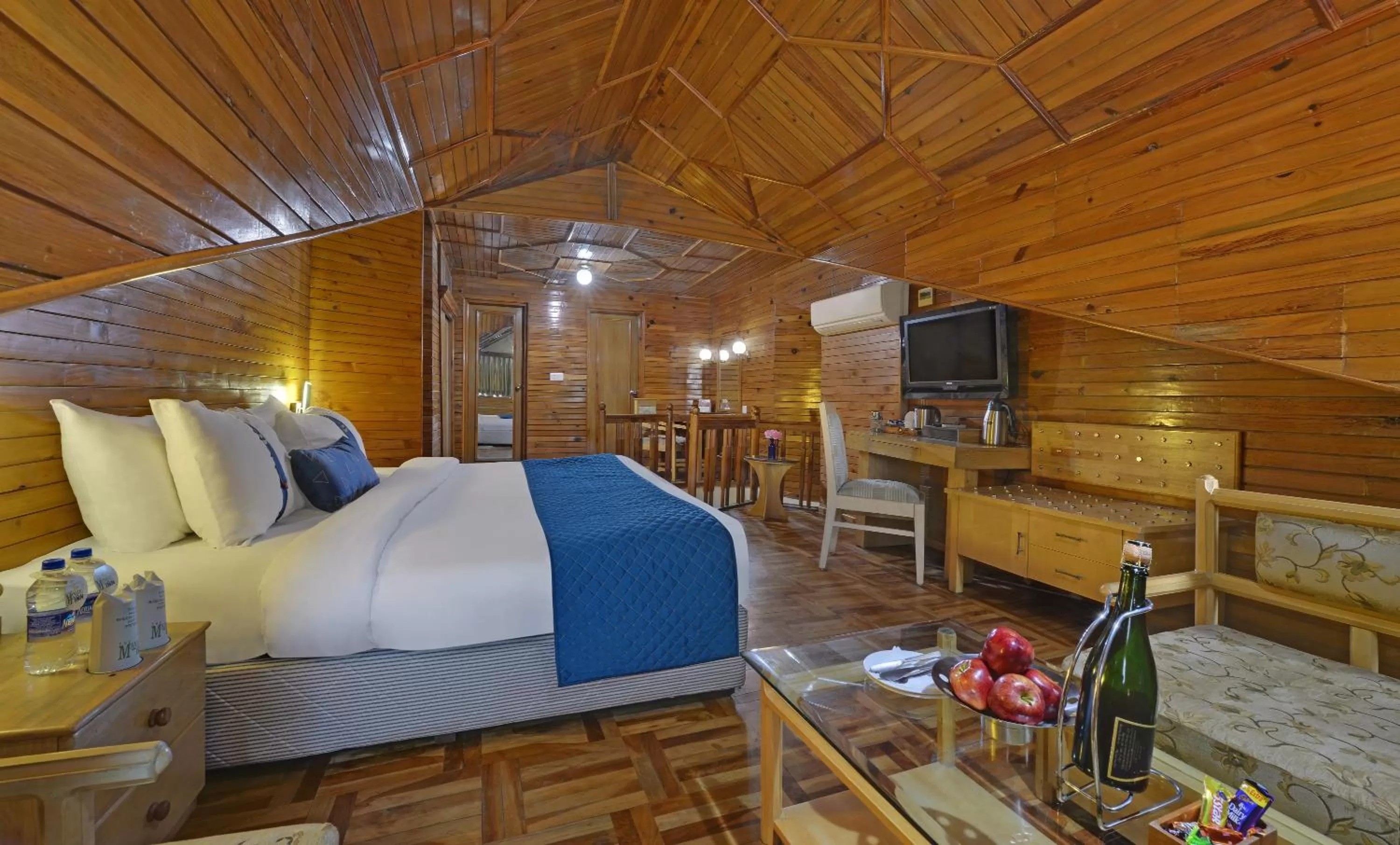 Bedroom in Bravia Hotel Manali Inn