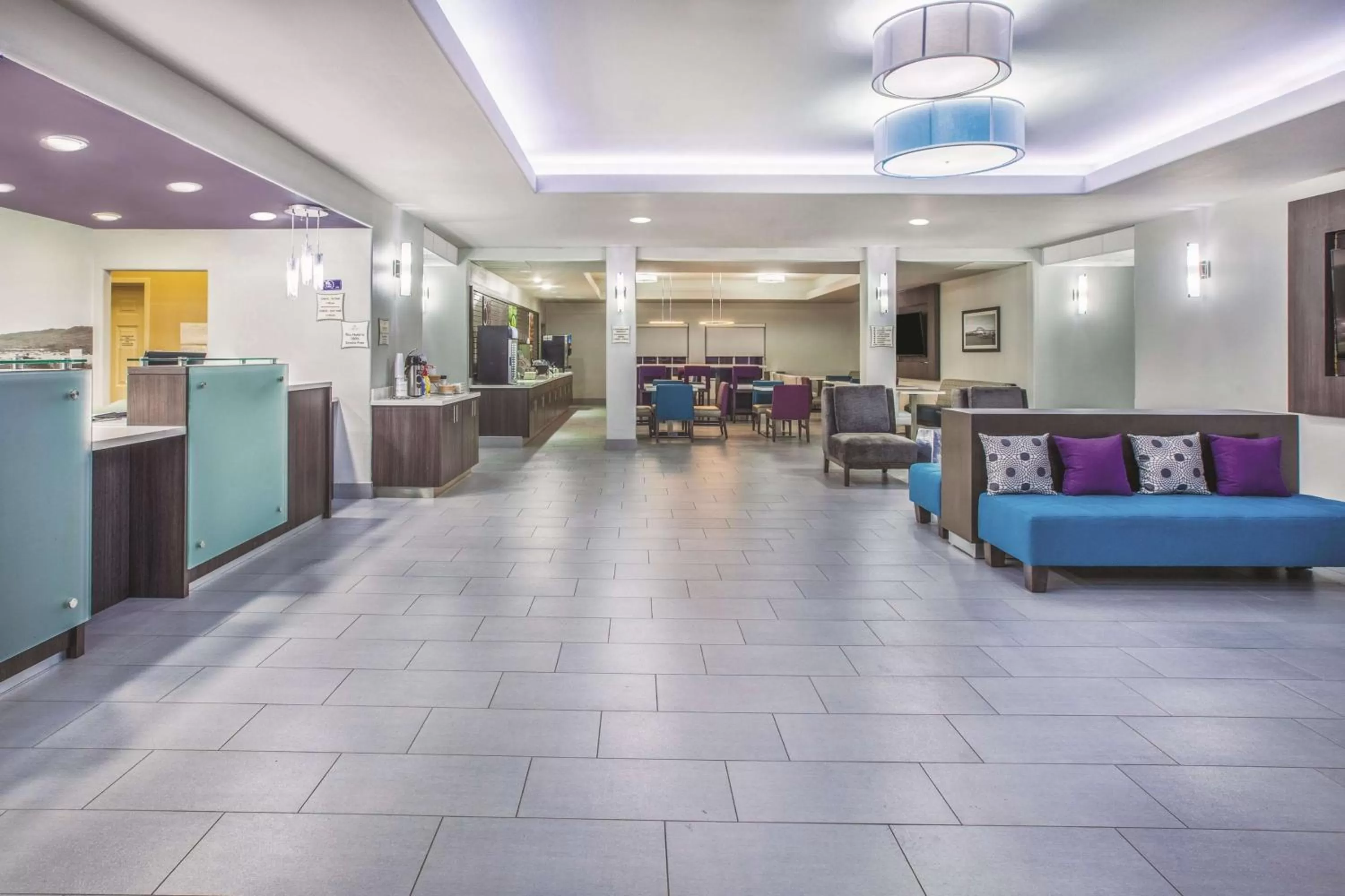 Lobby or reception in La Quinta by Wyndham Bay City