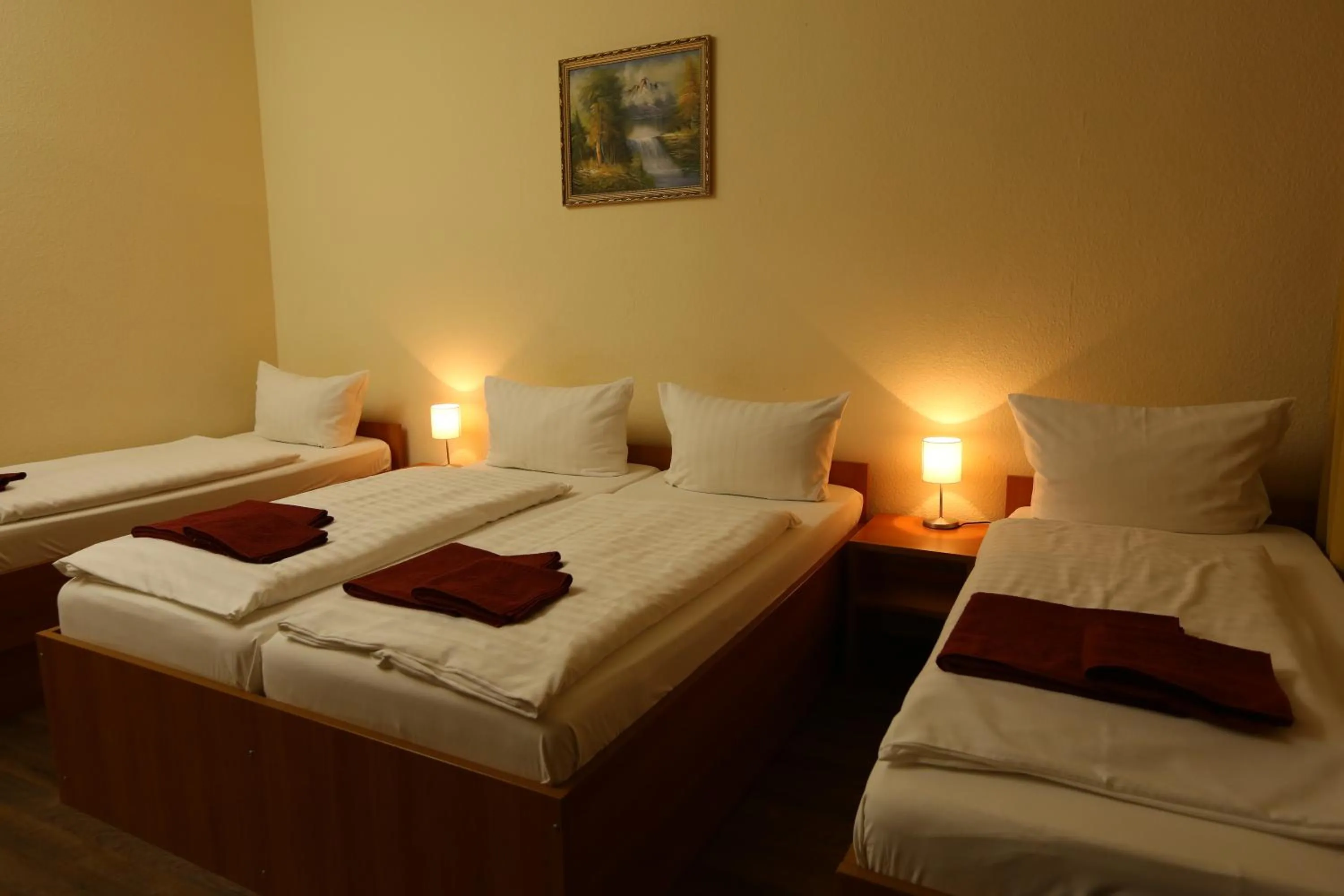 Photo of the whole room, Bed in Hotel AI Königshof