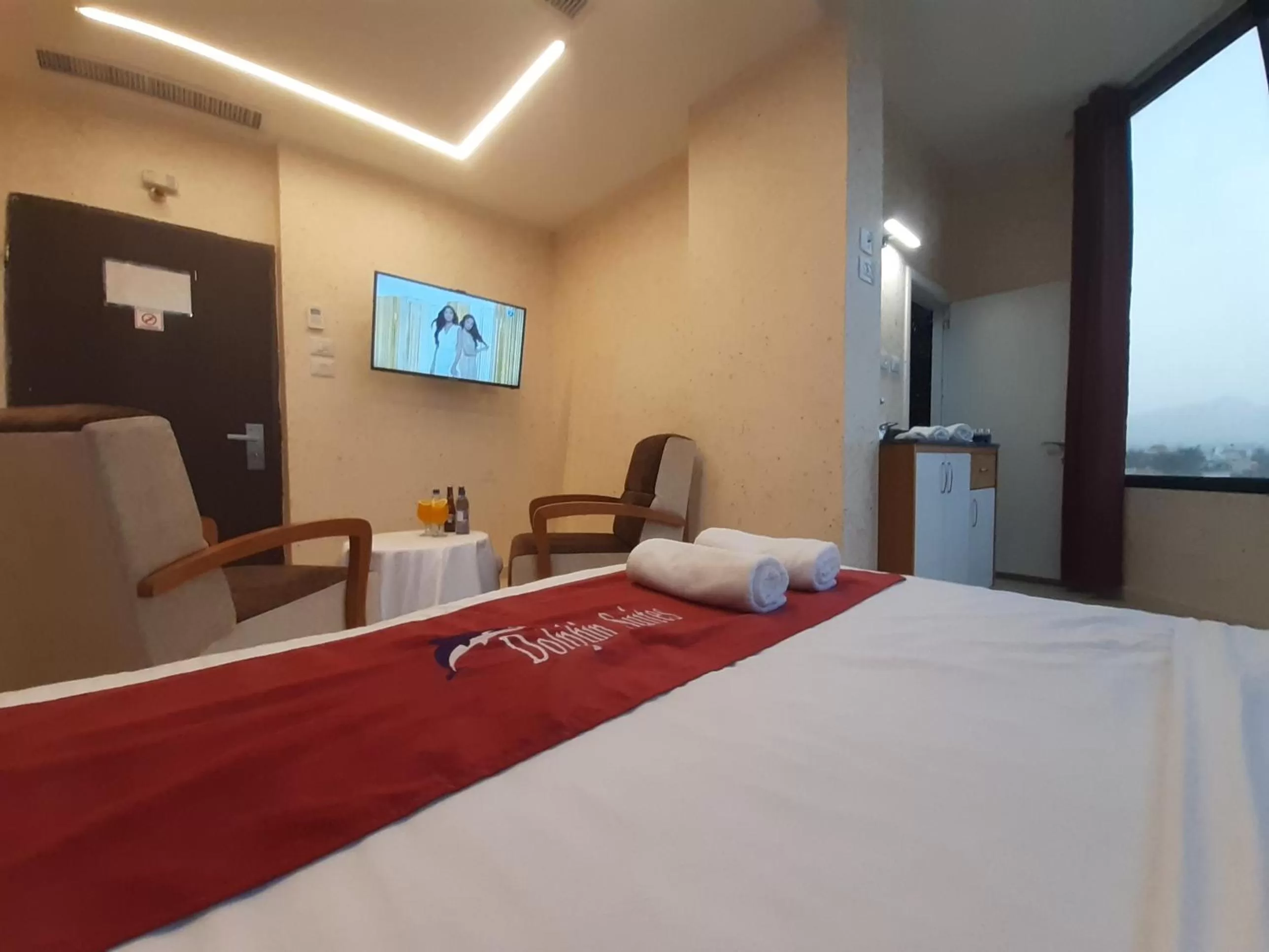 Dolphin Suites Hotel