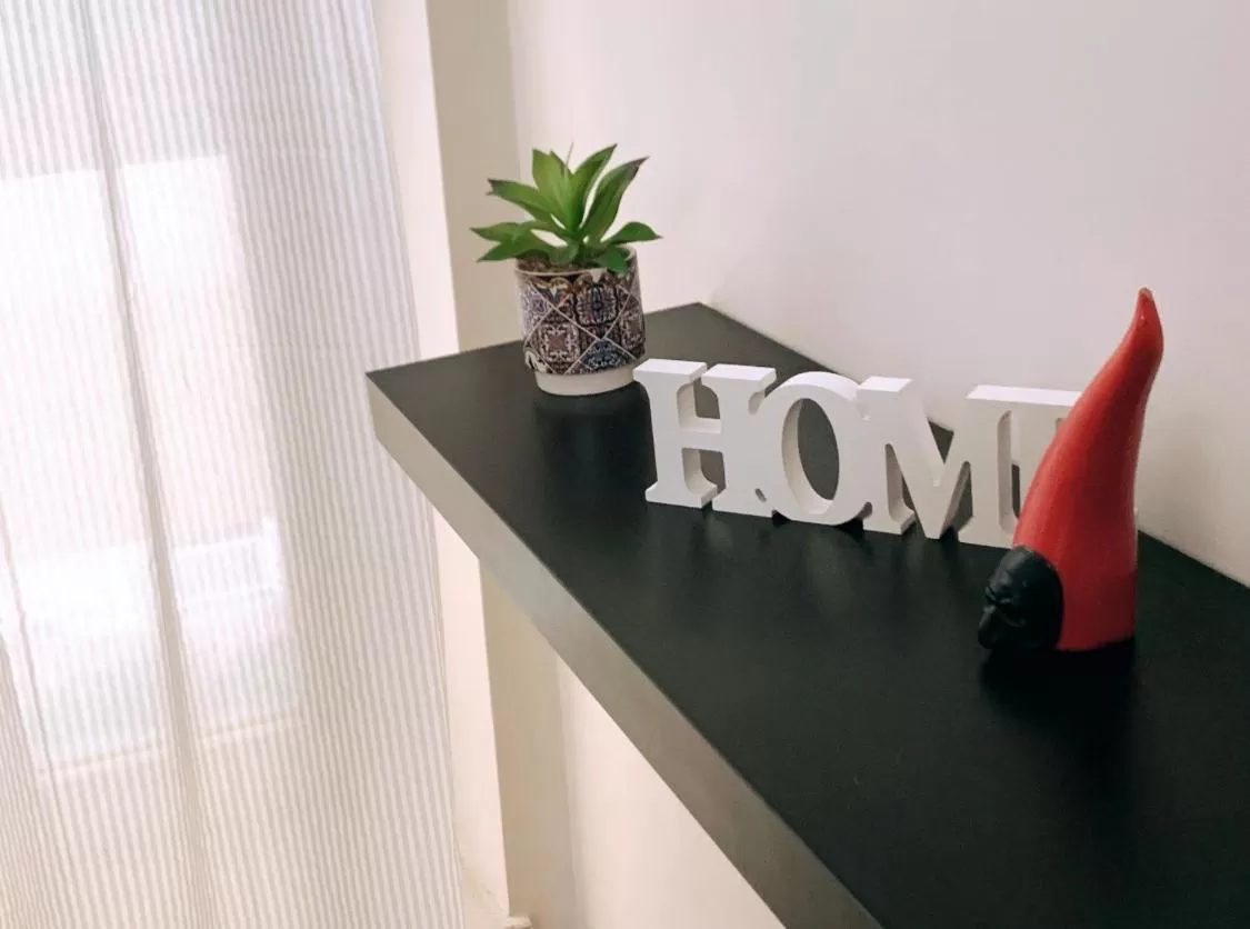 Property Logo/Sign in Momy Home