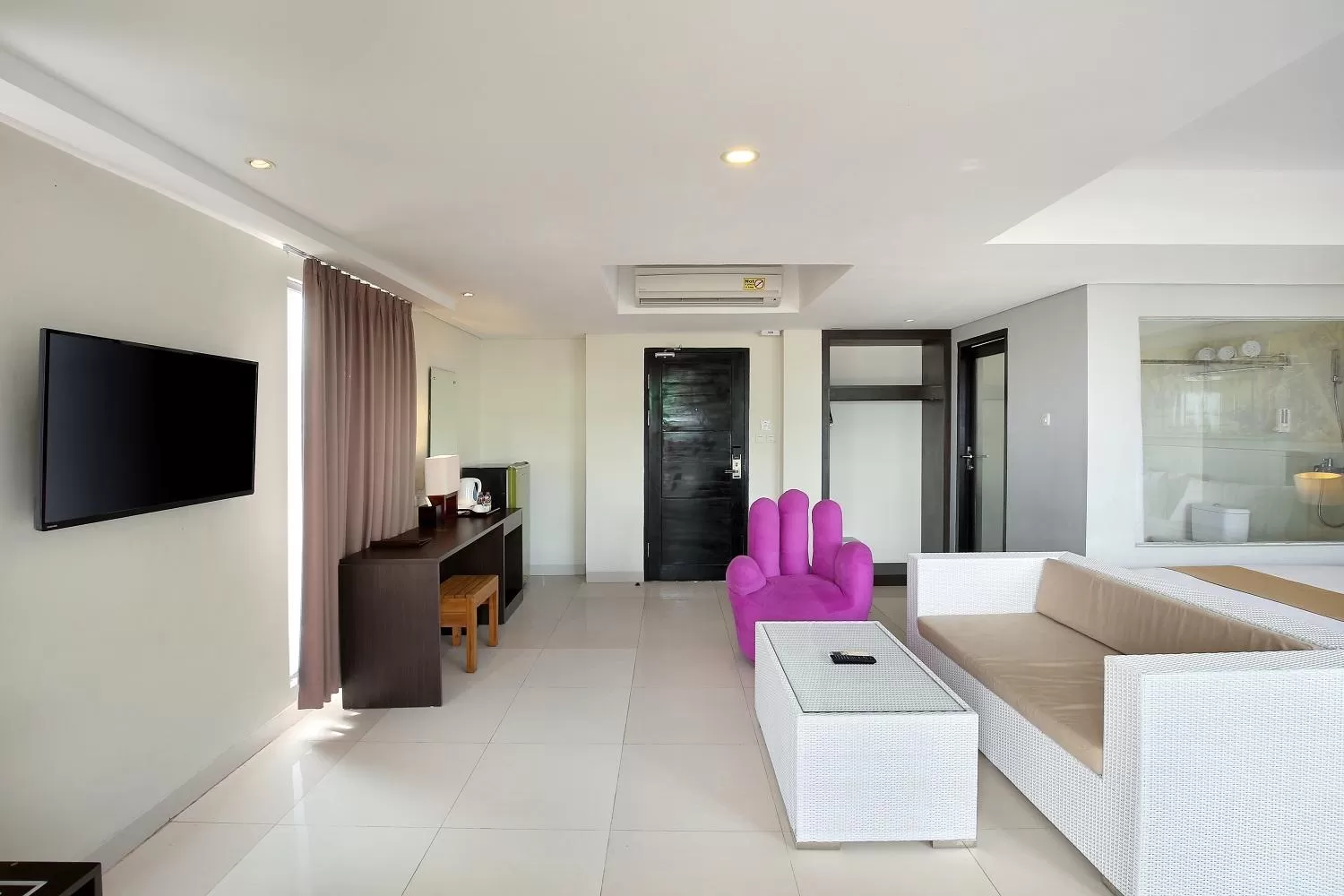 Seating area, Bed in Rofa Kuta Hotel - CHSE Certified