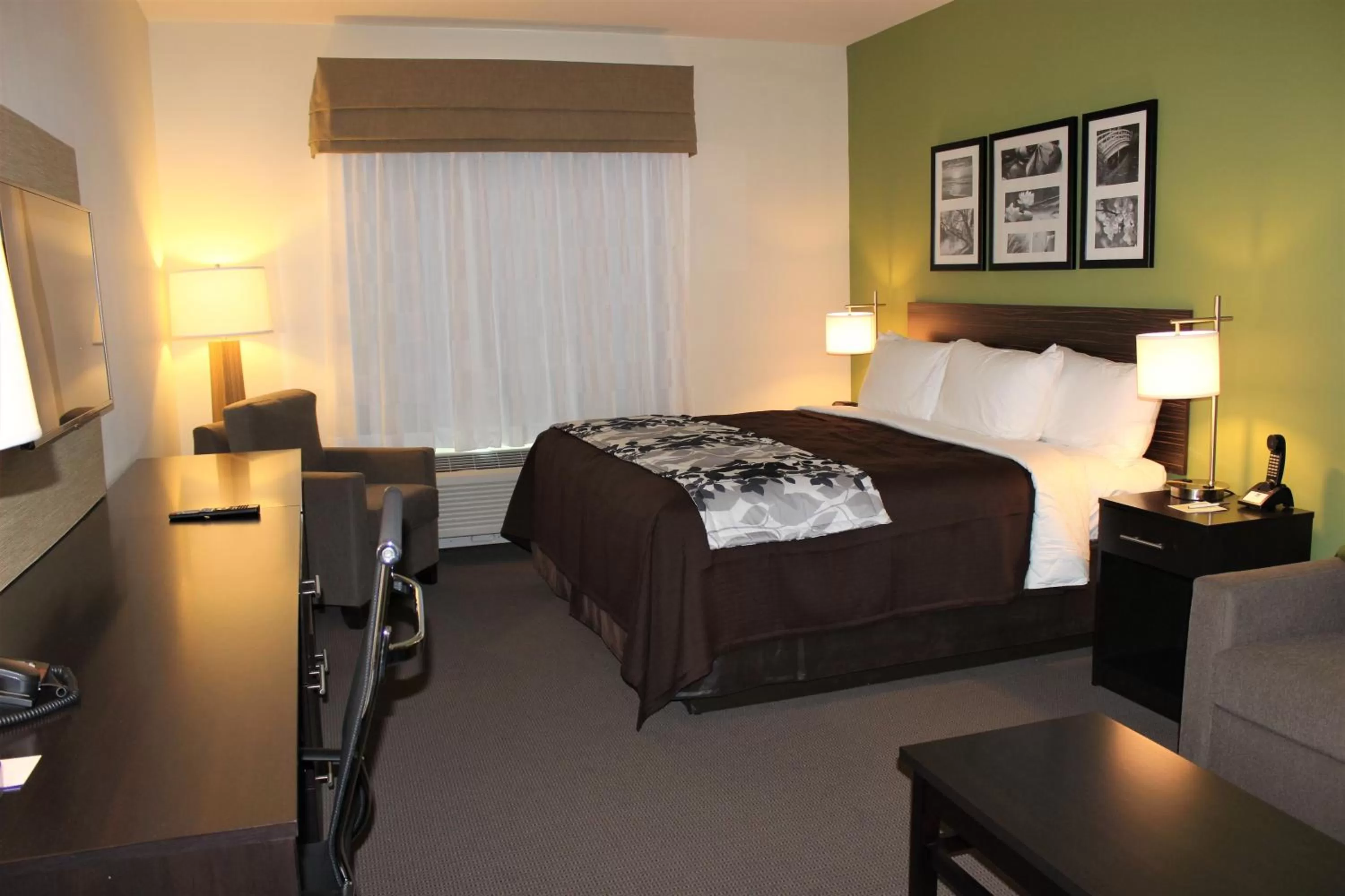 Property building, Bed in Sleep Inn & Suites Odessa near University