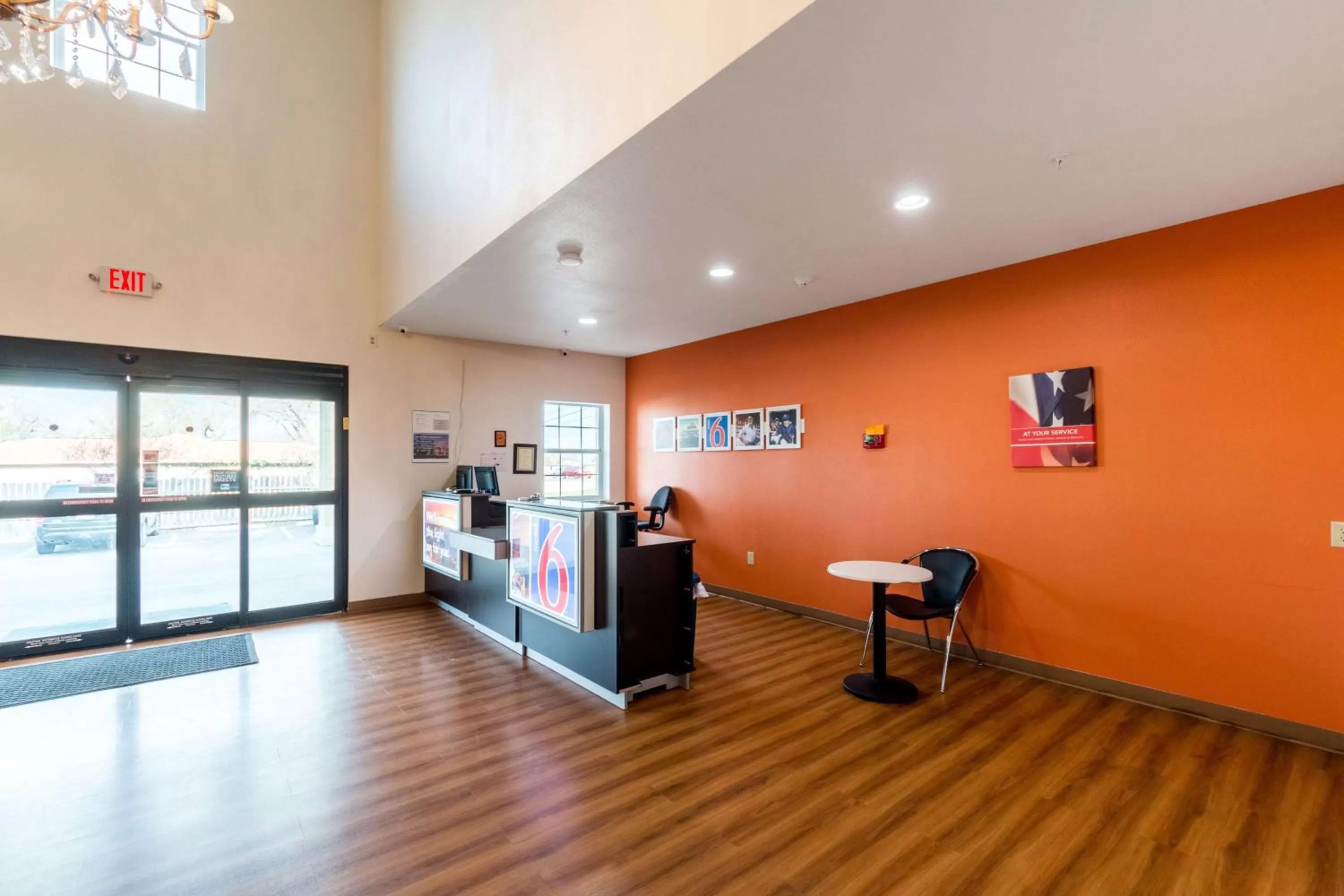 Property logo or sign in Motel 6-Jourdanton, TX