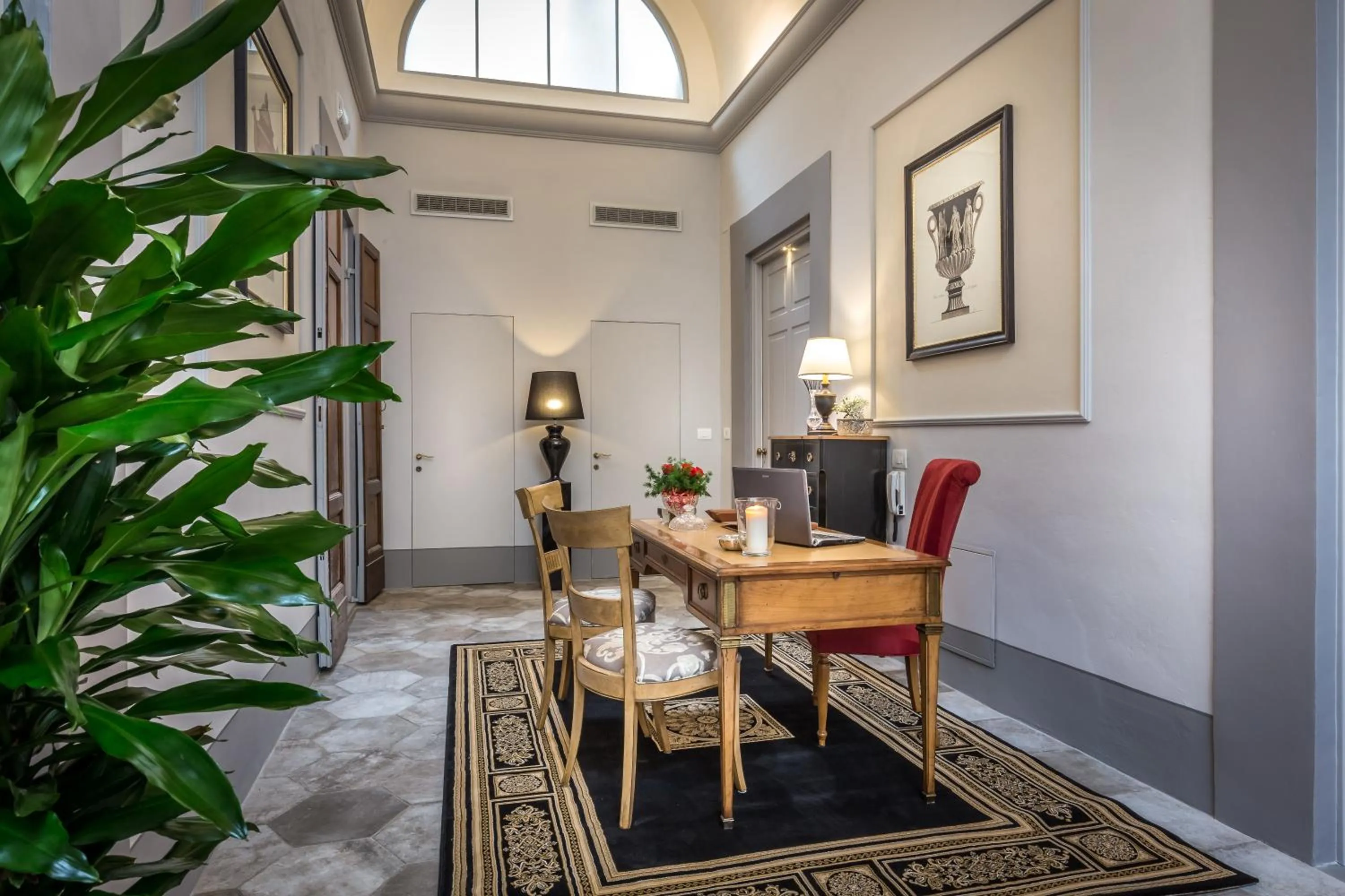 Lobby or reception in Palazzo Ridolfi - Residenza d'Epoca