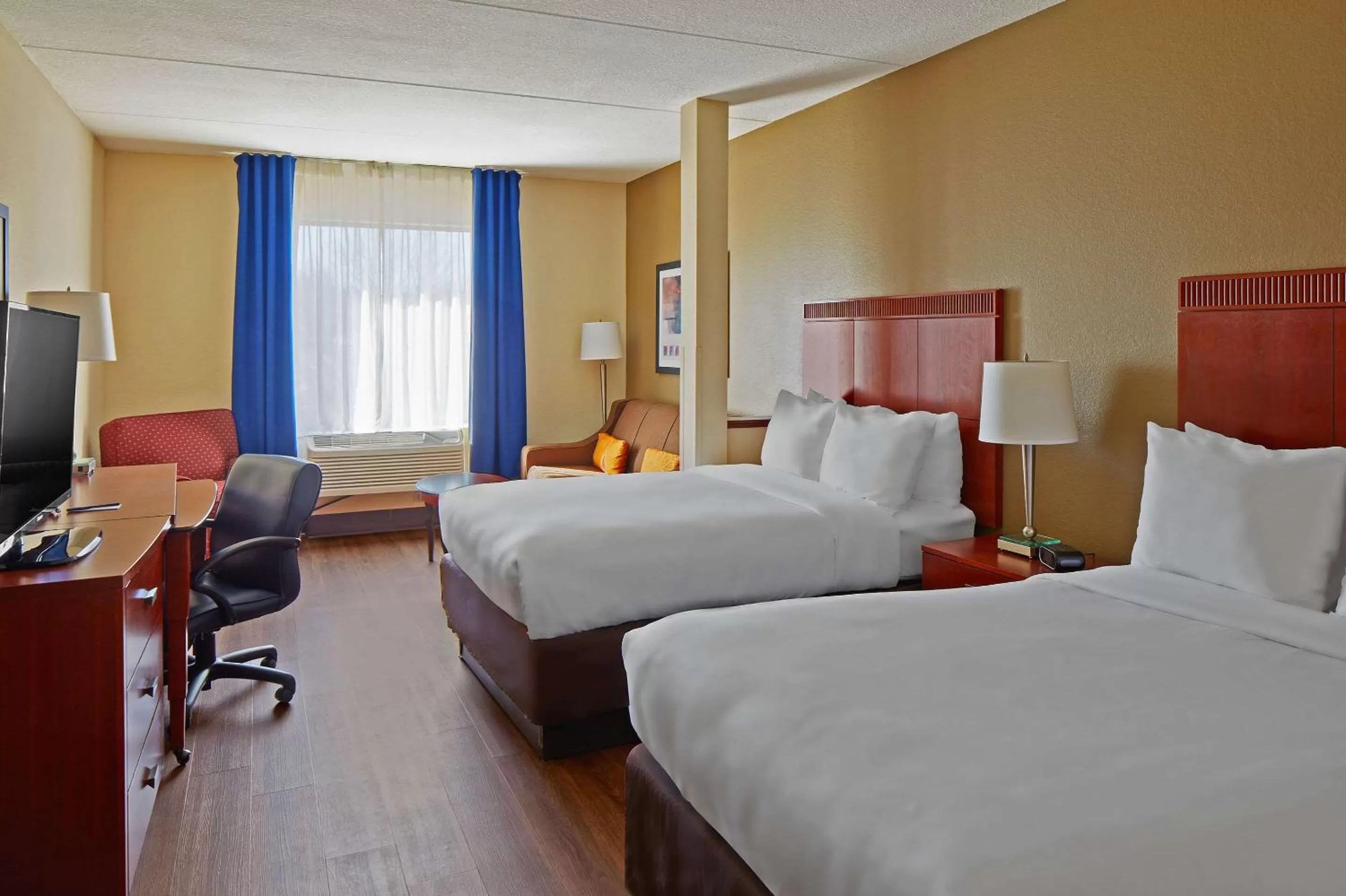 Double Suite with Two Double Beds - Non-Smoking/Pet Friendly in Comfort Suites Outlet Center