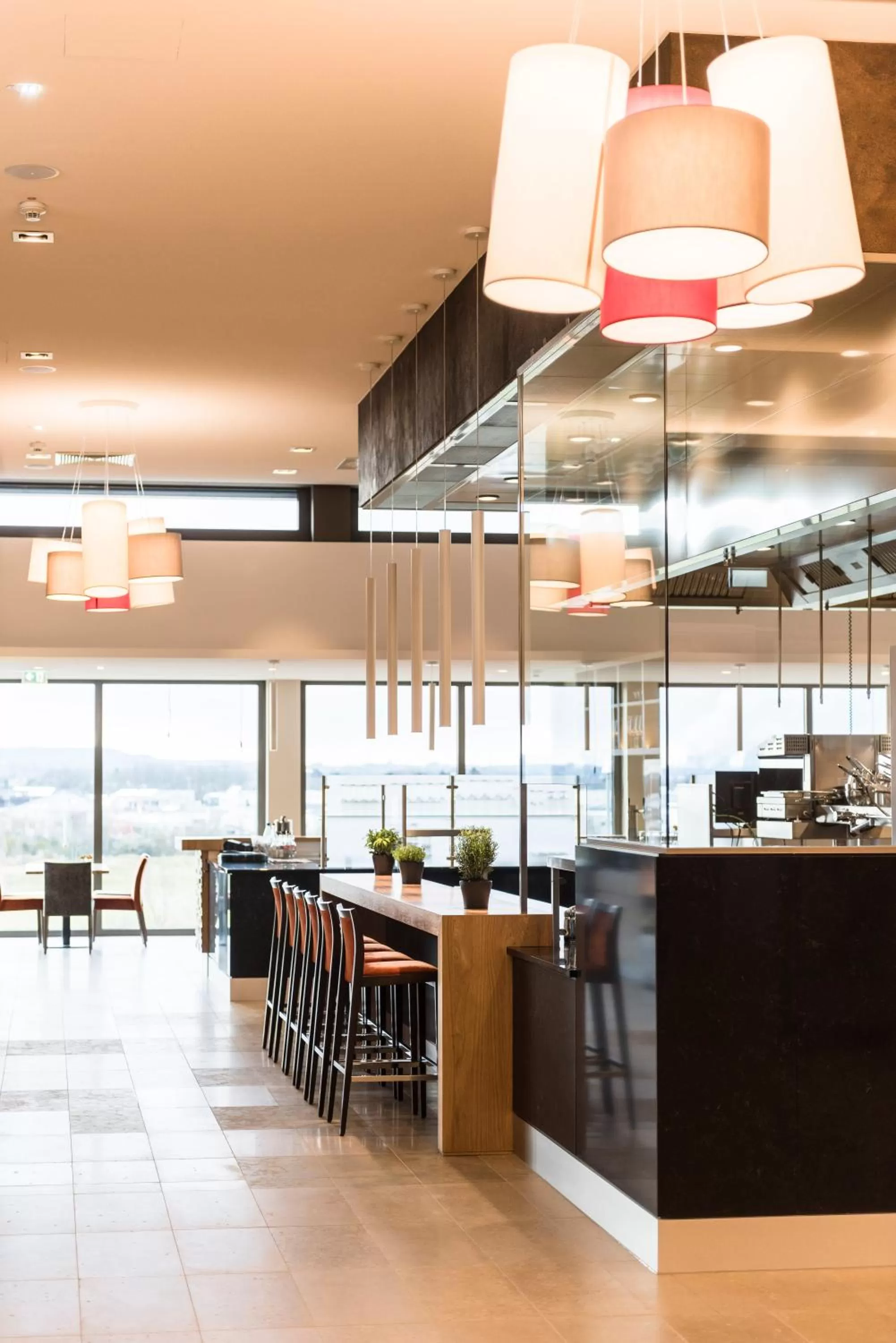 Restaurant/places to eat in Hotel TheGreen