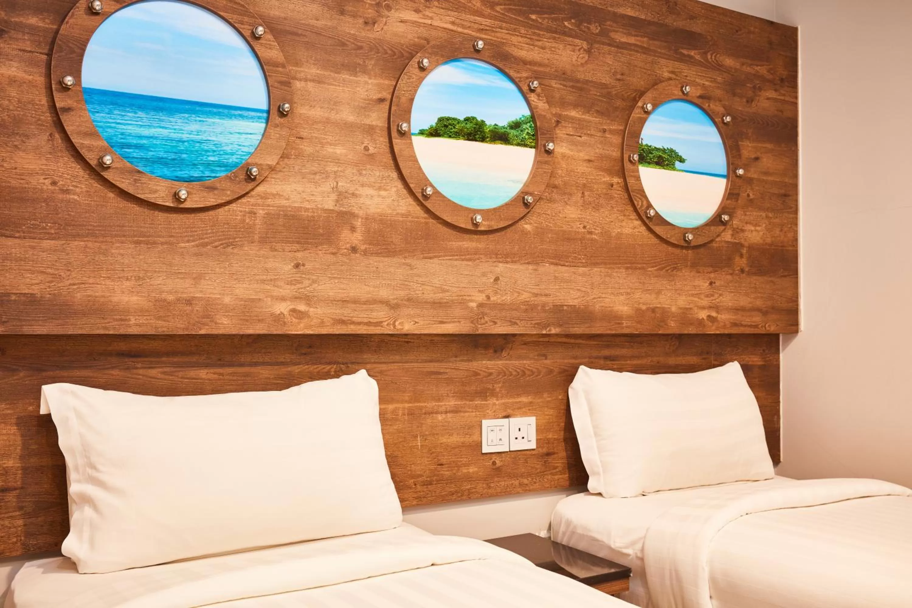 Bedroom in ibis budget Singapore Selegie