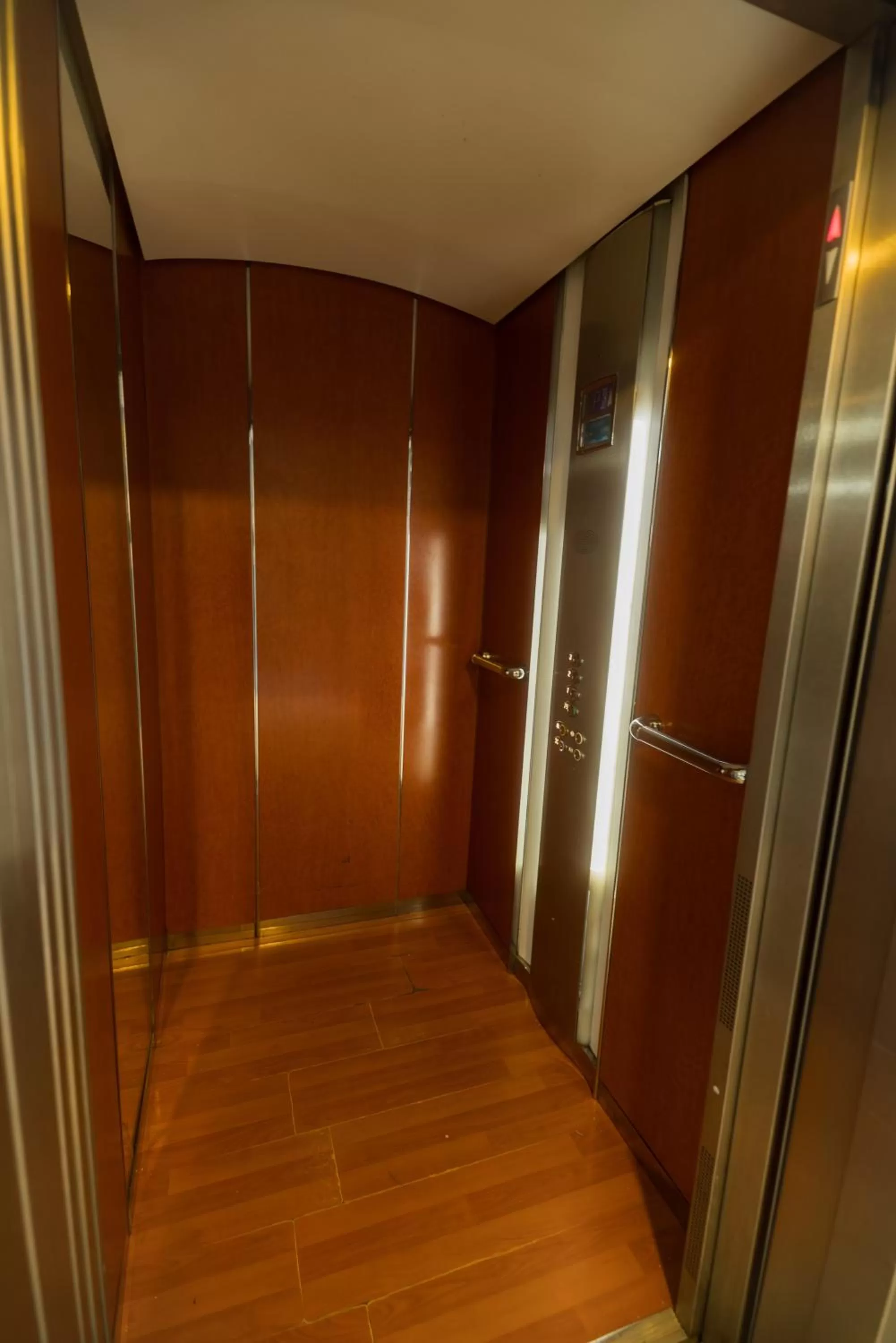 elevator in Hotel Alcazar - Guadalajara Centro Historico