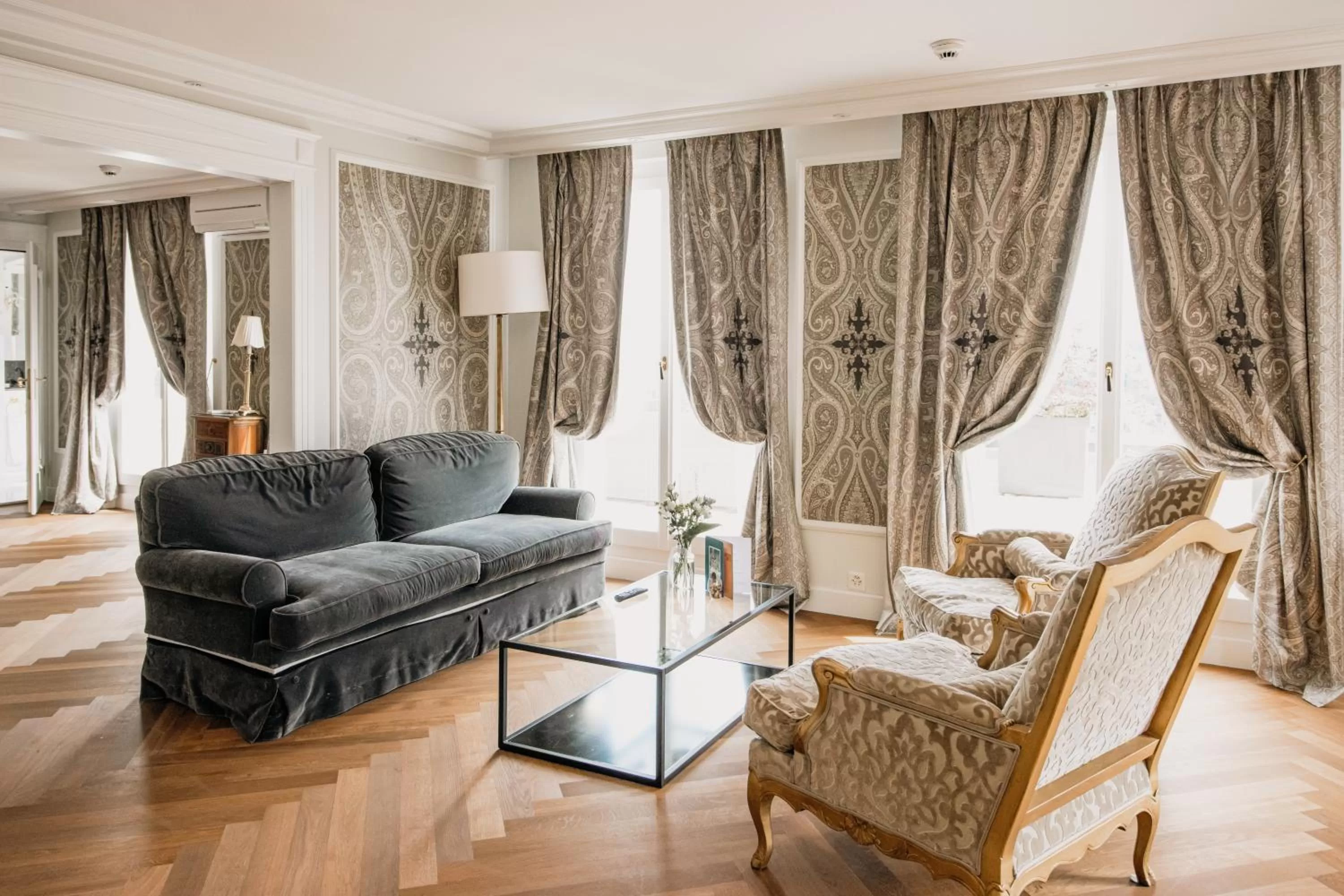 Photo of the whole room in Château Gütsch