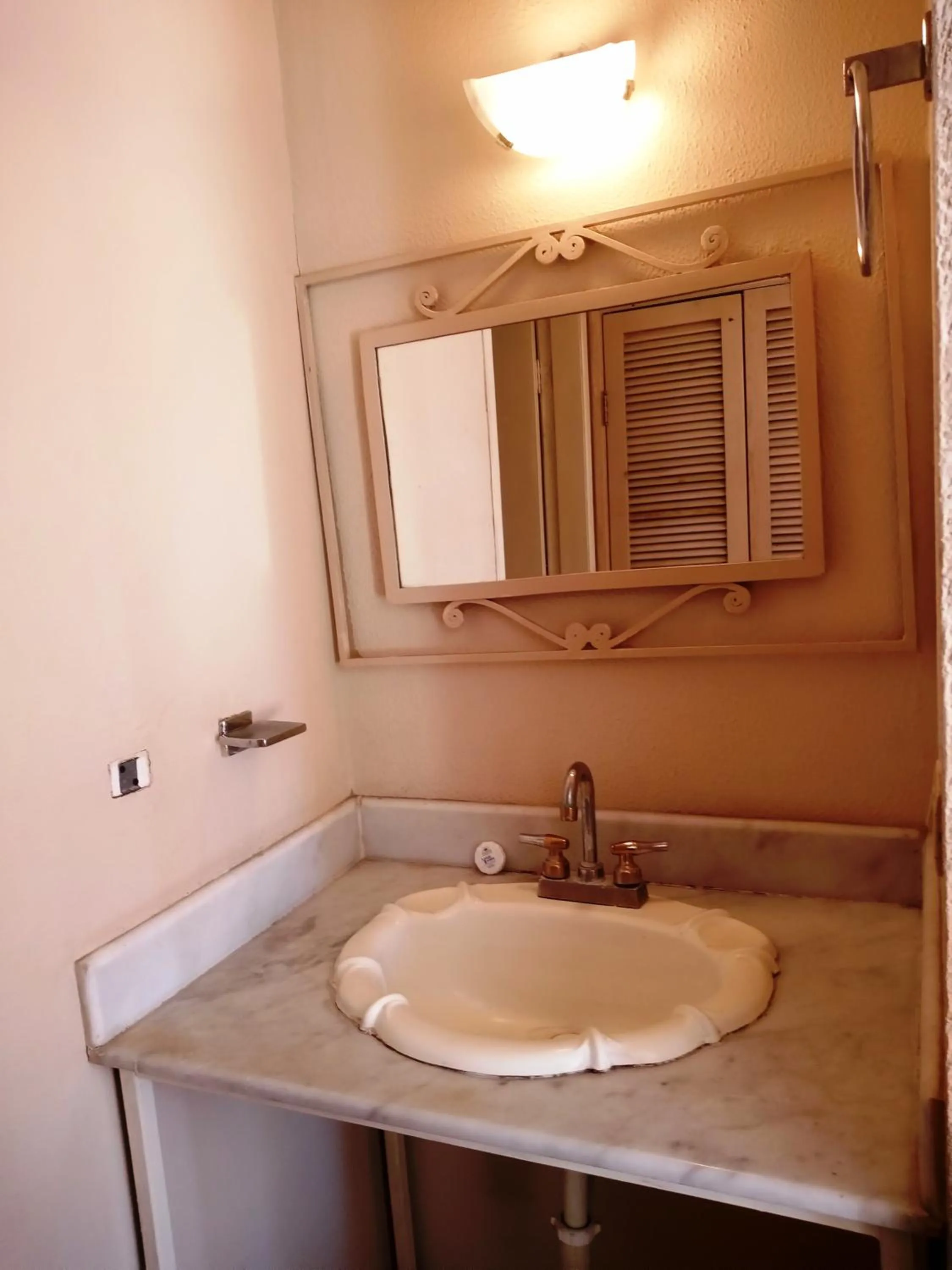 Los Jitos Hotel & Suites