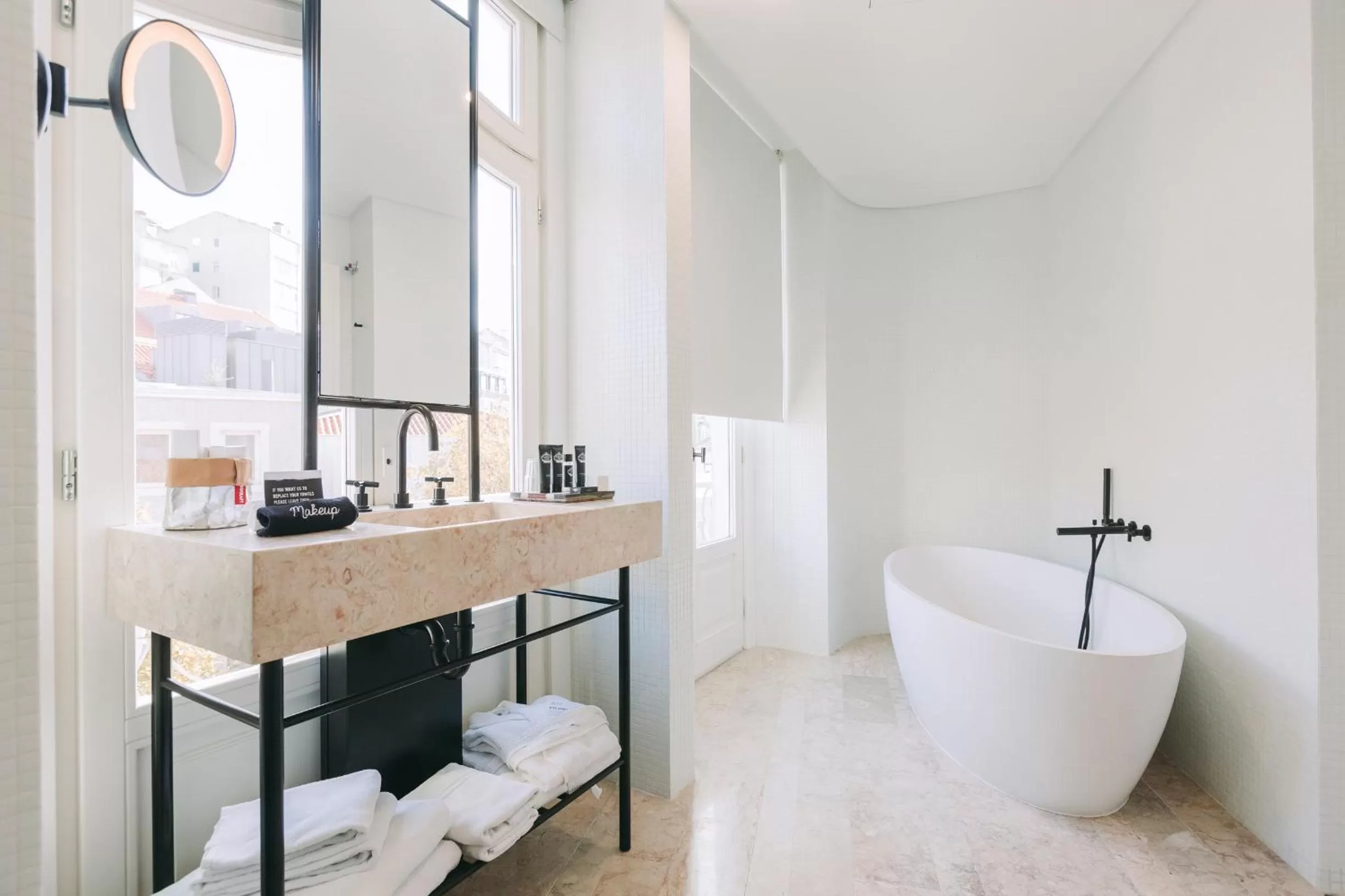 Bathroom in 1908 Lisboa Hotel