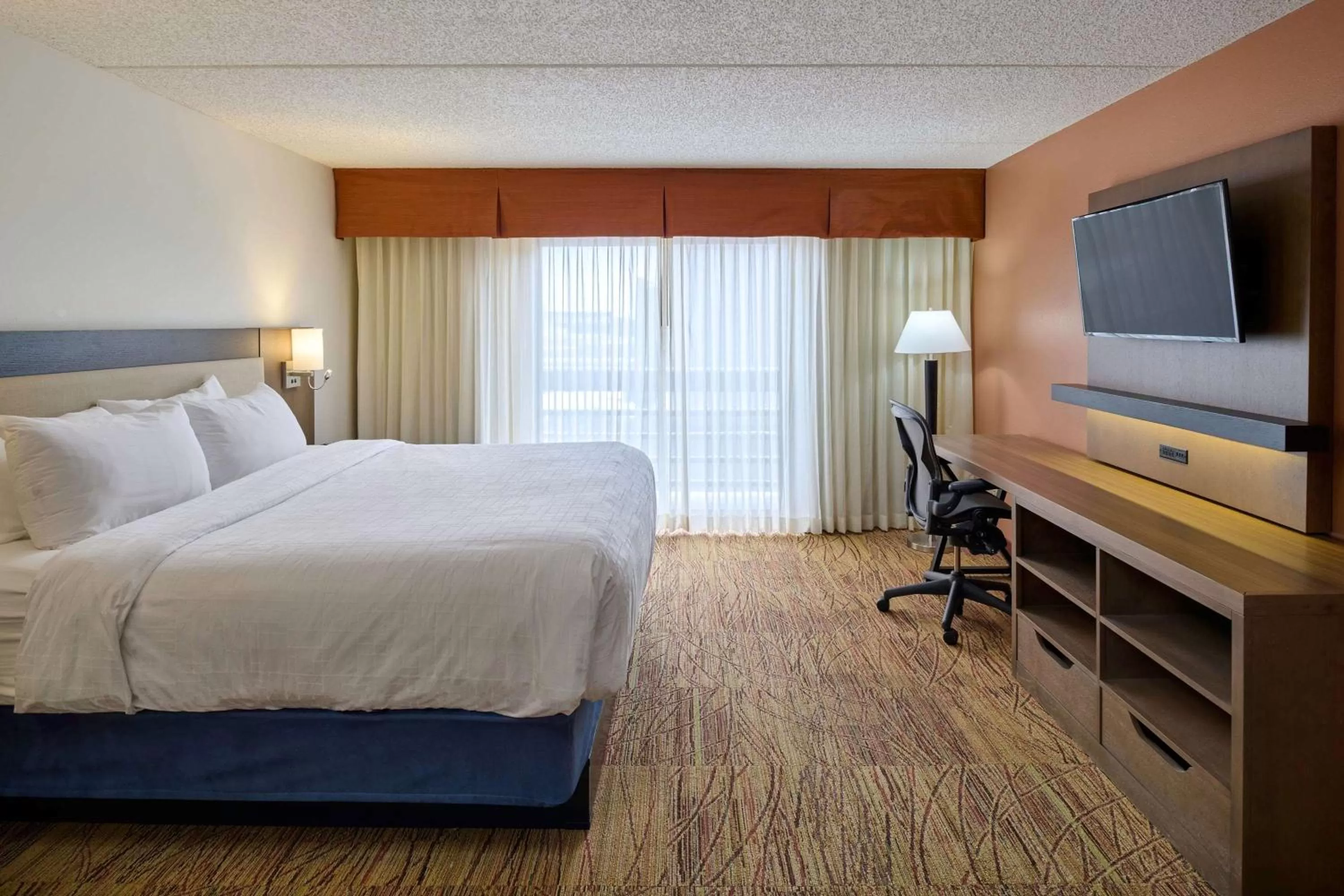 Photo of the whole room, Bed in Wyndham El Paso Airport and Water Park