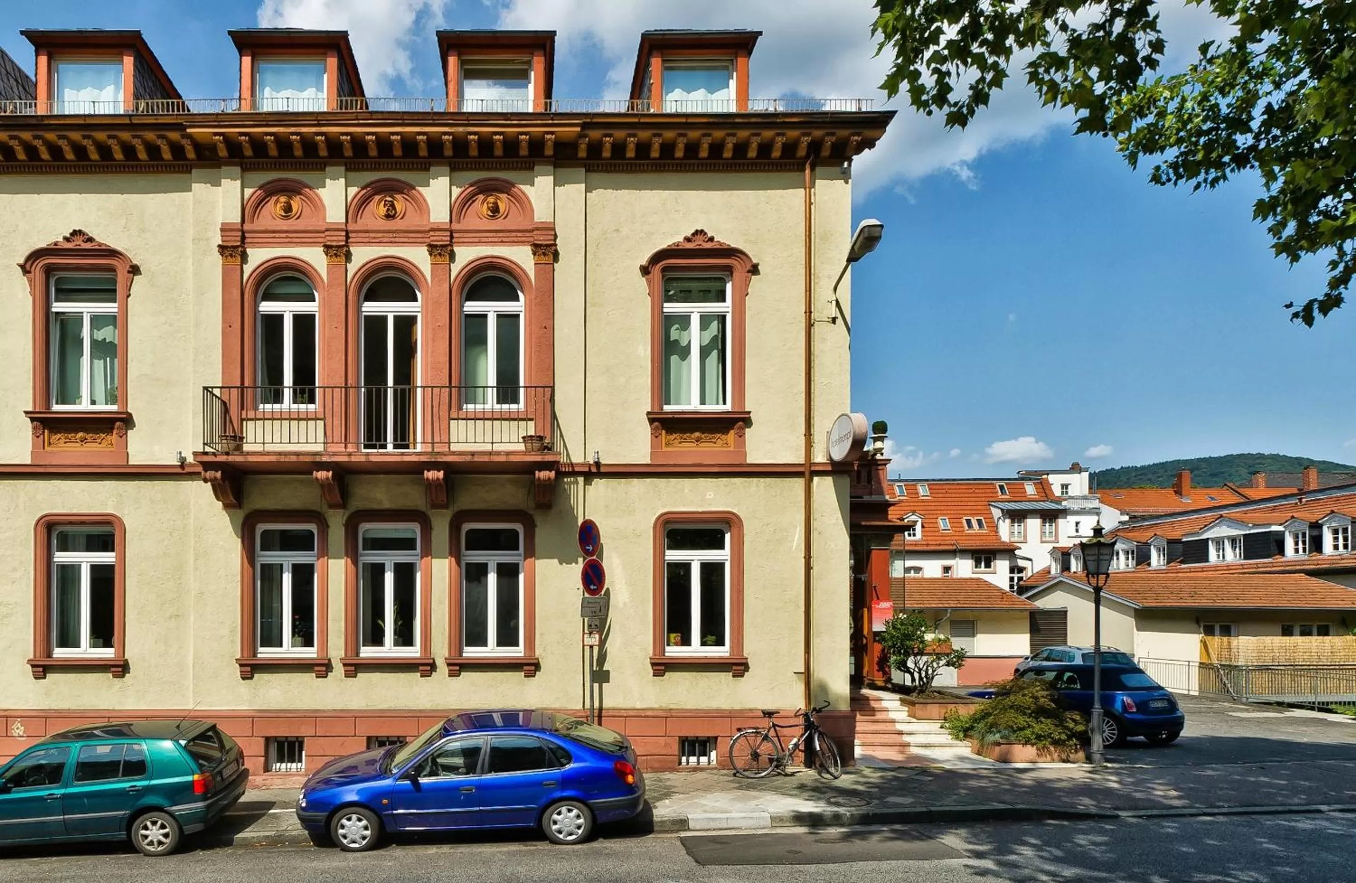 Property building in Hotel Monpti