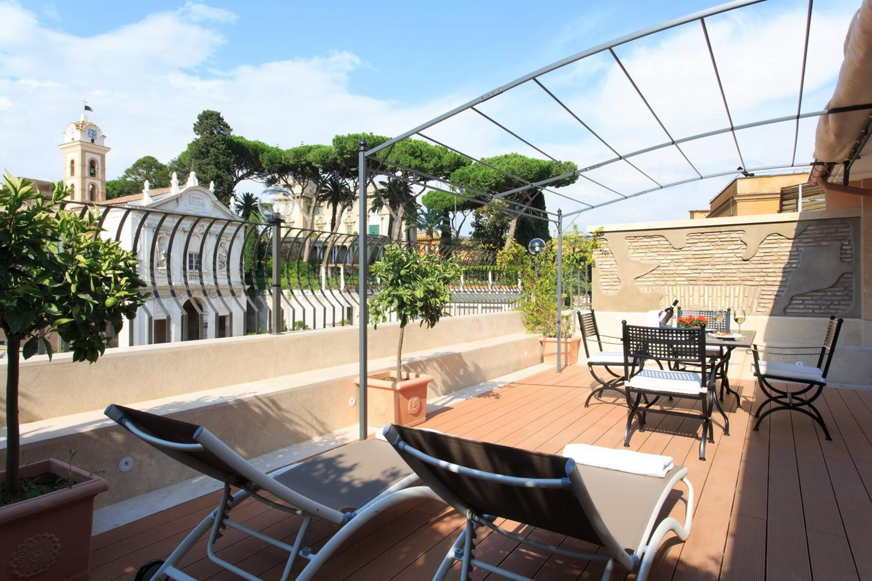 Seating area in Hotel Degli Artisti