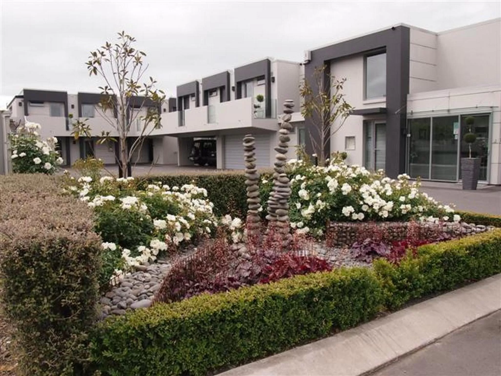 Patio in Bellano Motel Suites
