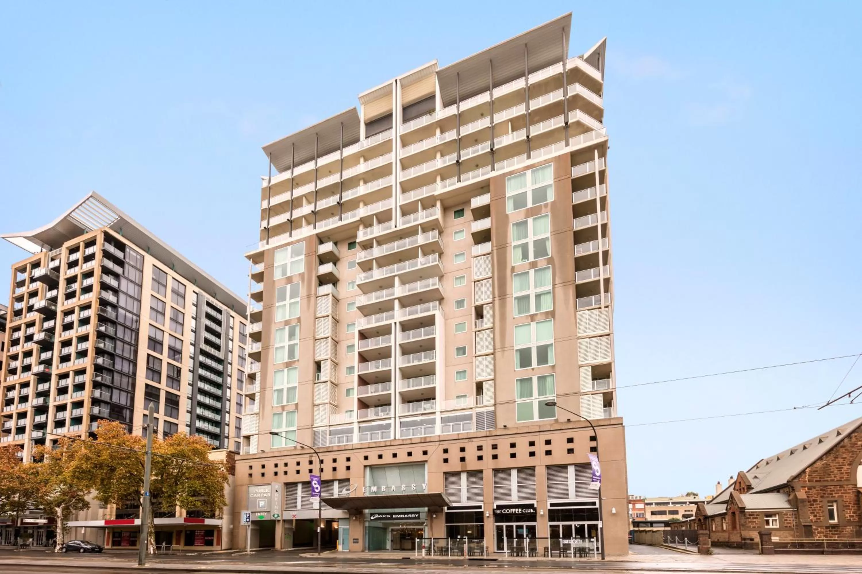 Facade/entrance in Oaks Adelaide Embassy Suites
