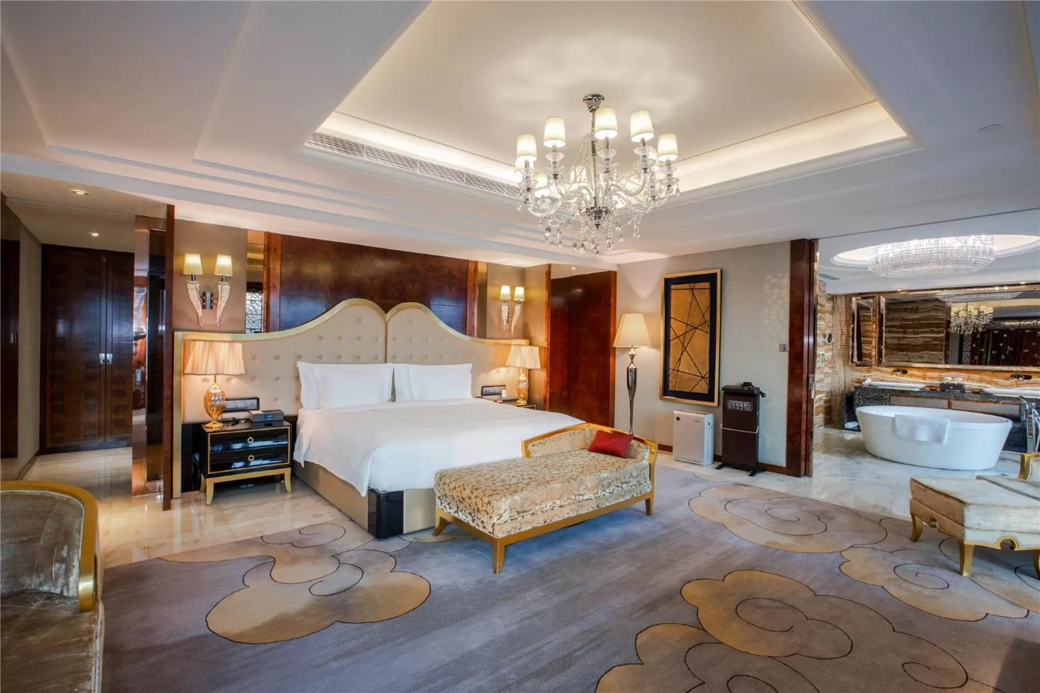 Bed in Crowne Plaza Hotel Lanzhou by IHG