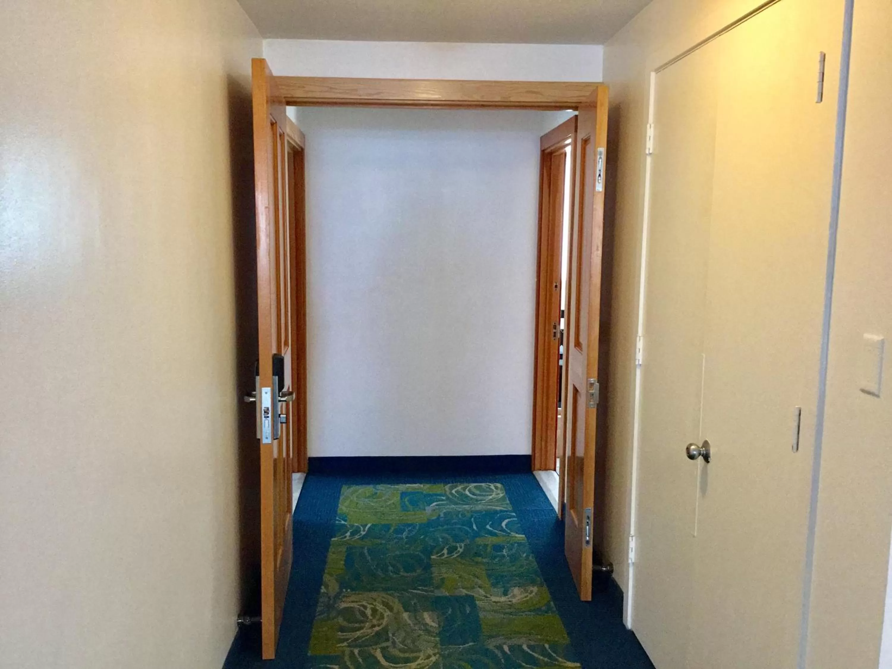 Bedroom in Holiday Surf Hotel (with full kitchen)