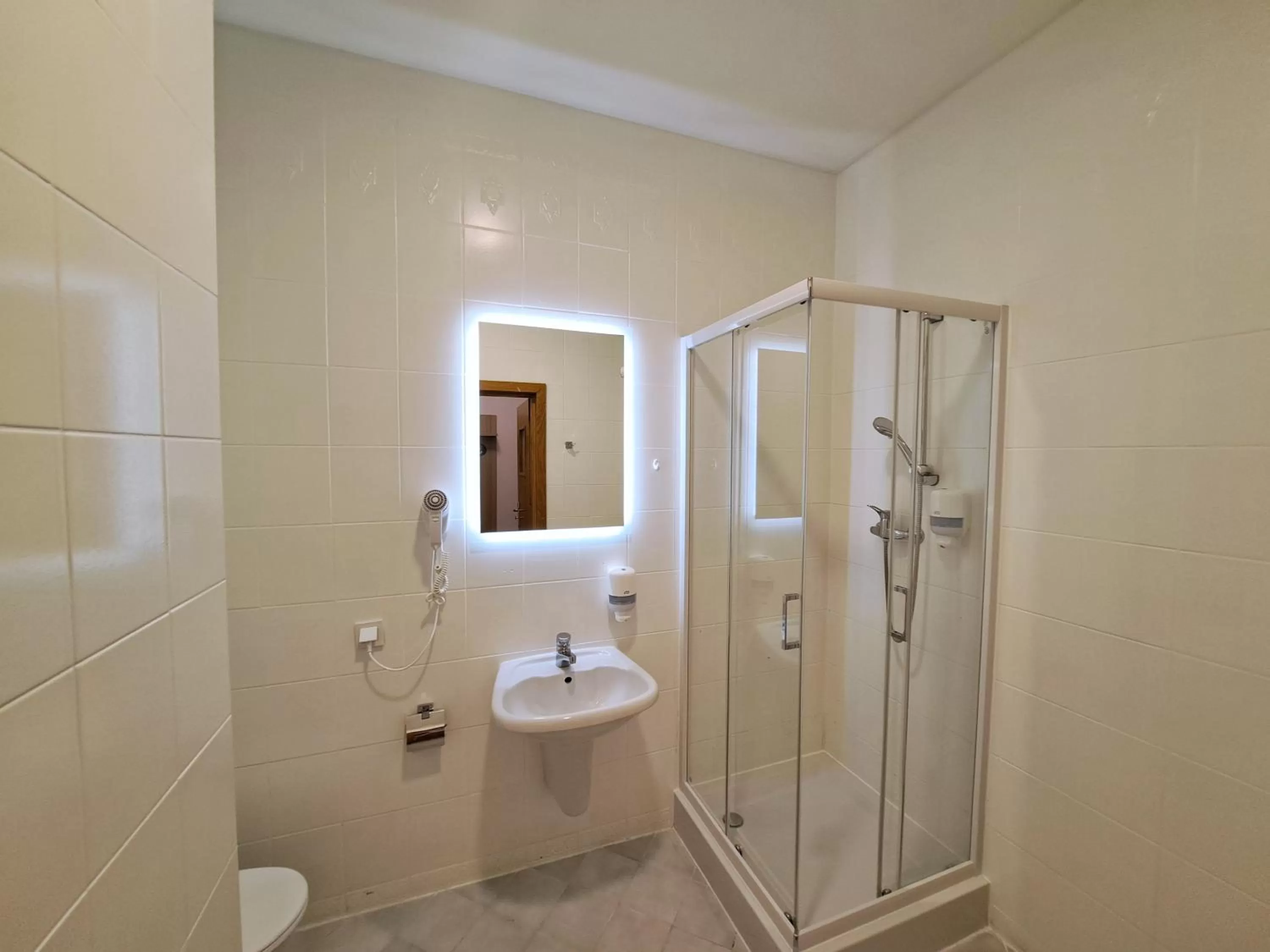 Shower in Gronie Ski & Bike