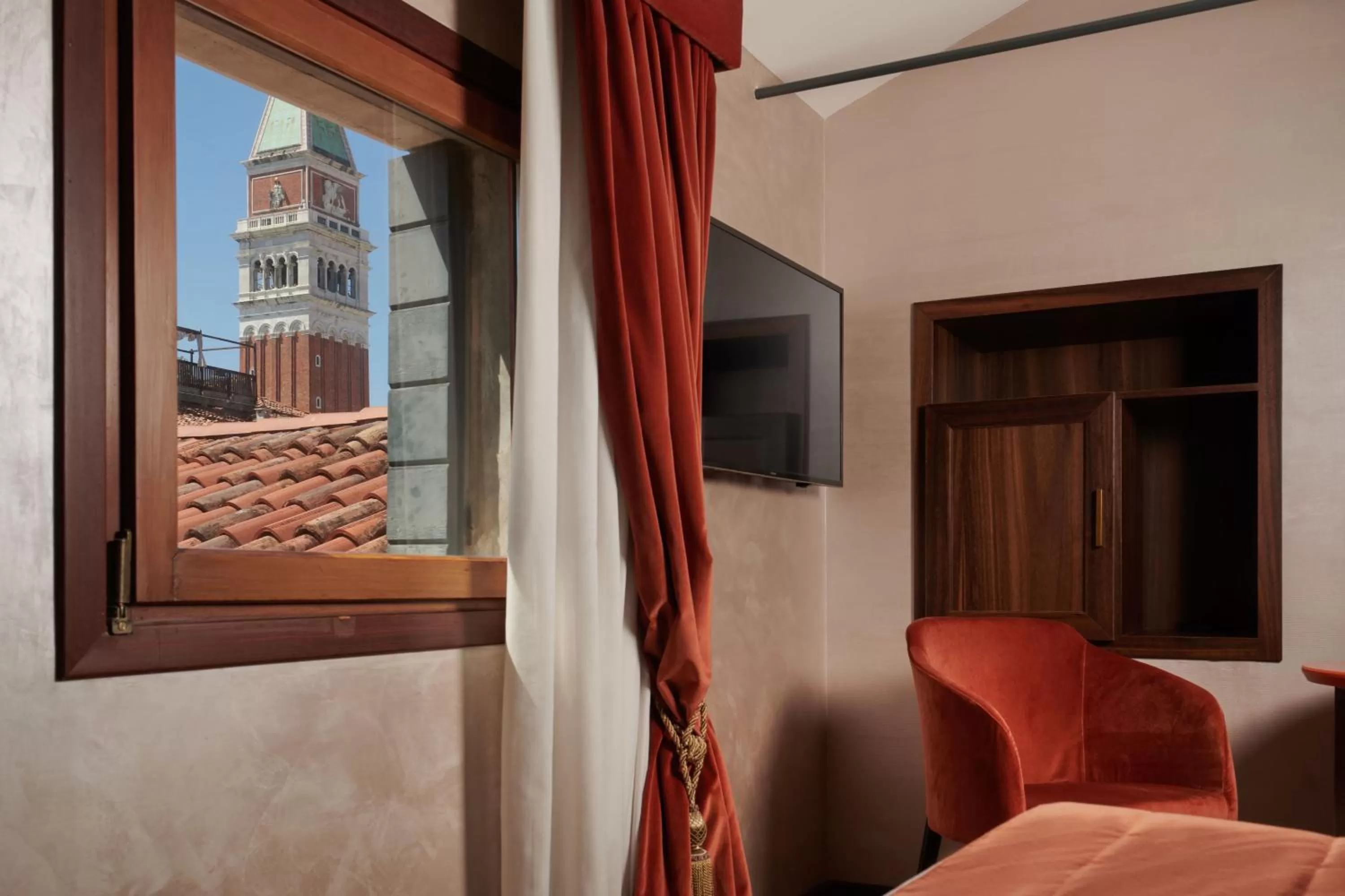 View (from property/room), Bed in Hotel Donà Palace