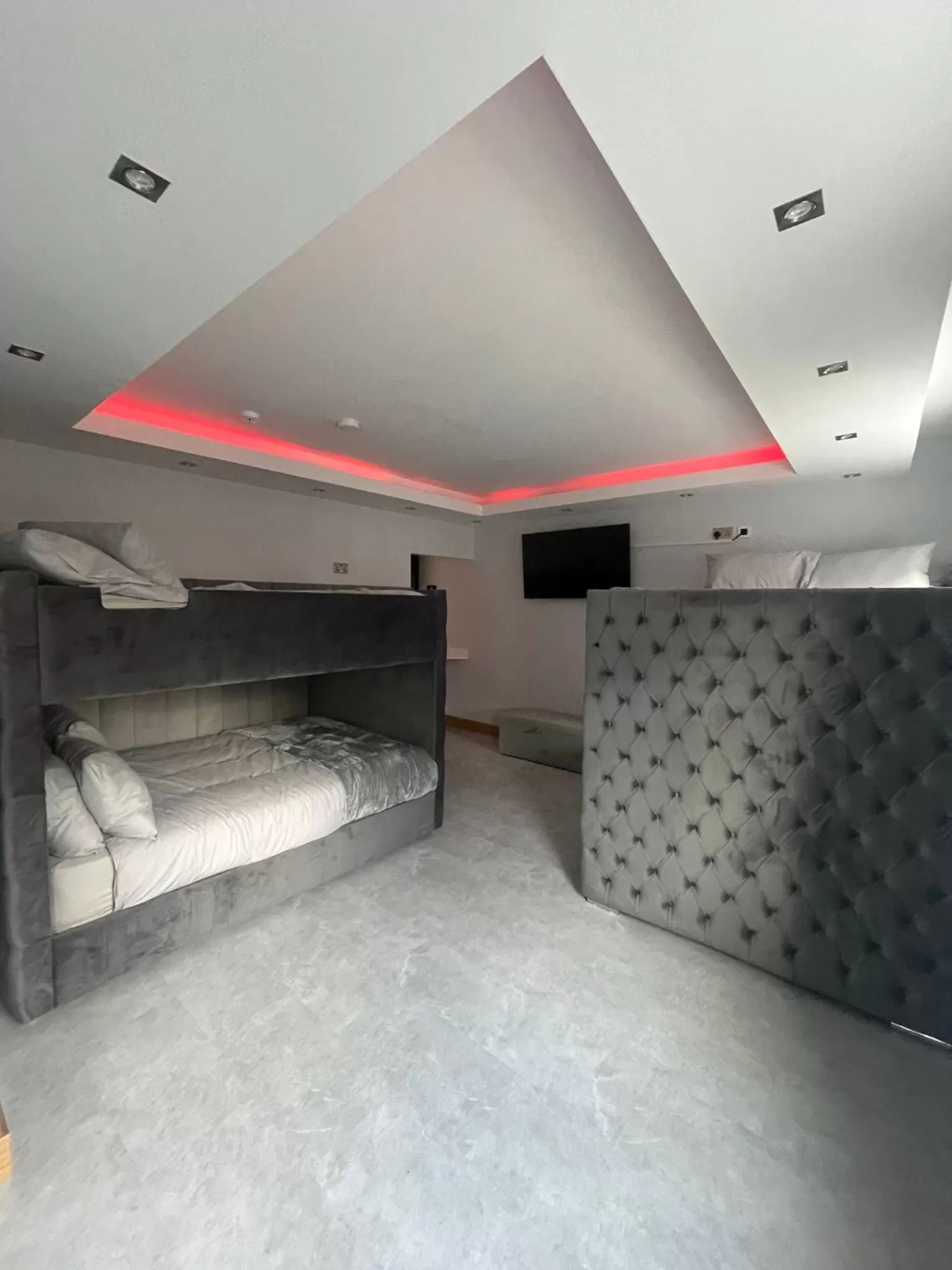 Bed in Belvedere Aparthotel - 83 Mount Pleasant