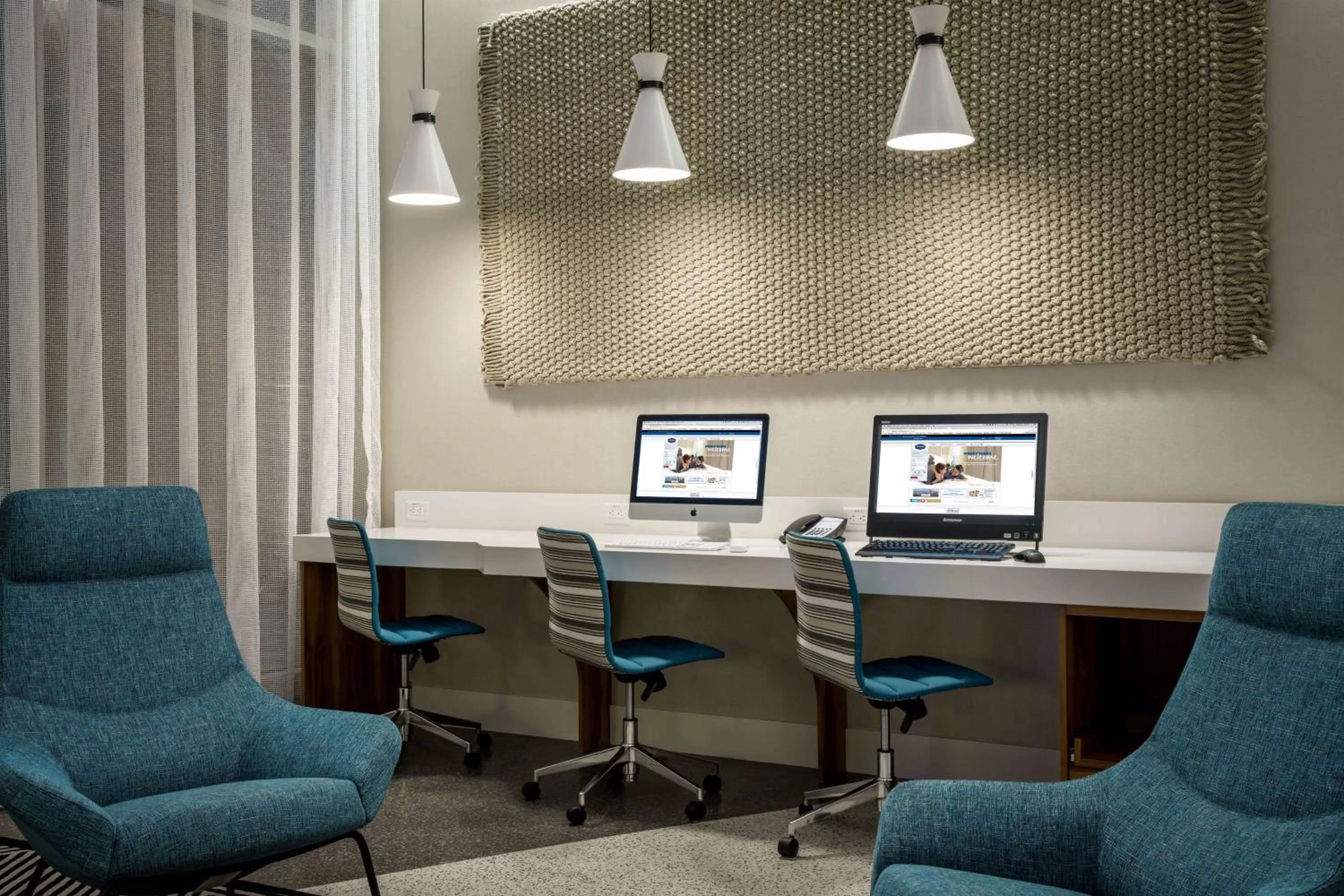 Business facilities in Hampton Inn & Suites Santa Monica