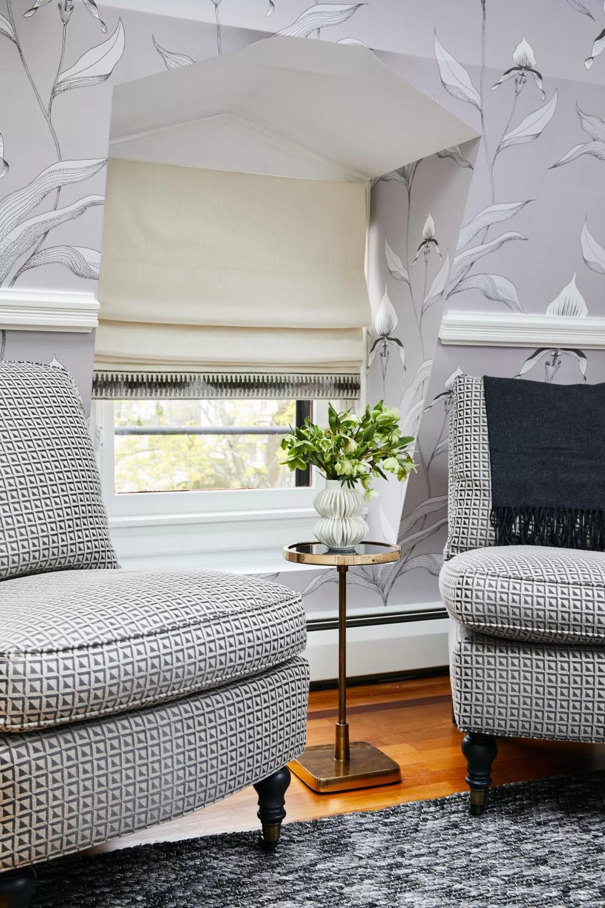 Seating area in The Cliffside Inn