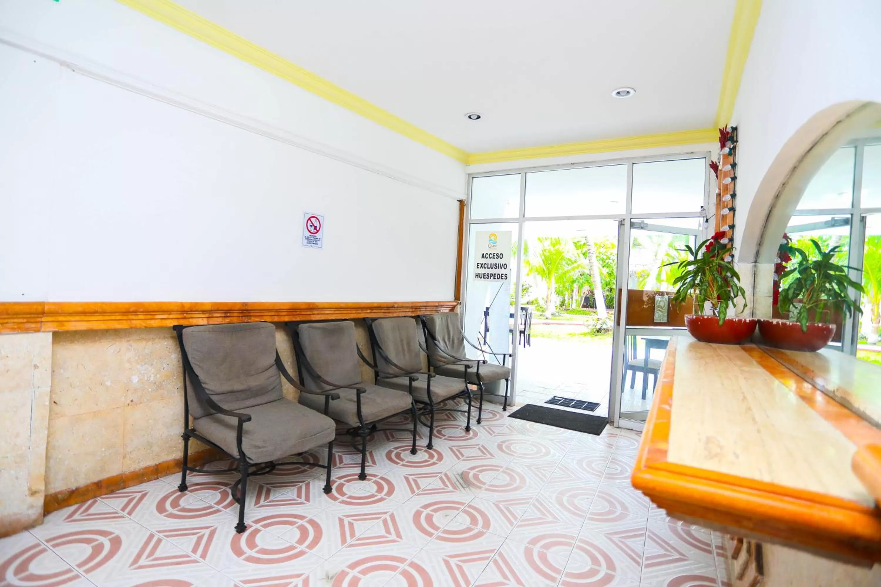 Living room in Hotel Caribe Internacional Cancun