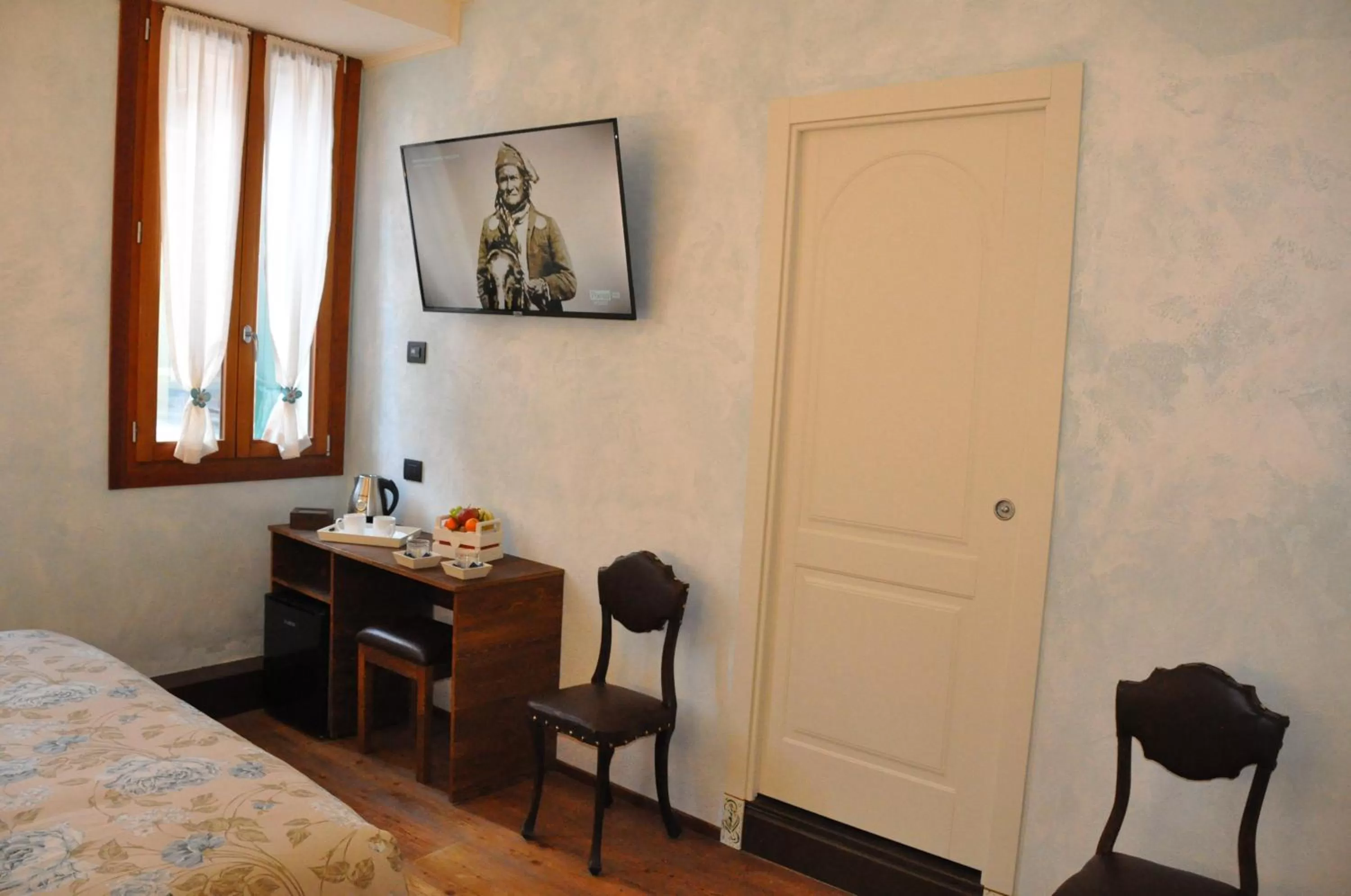 TV and multimedia, TV/Entertainment Center in NAZIONALE Camere