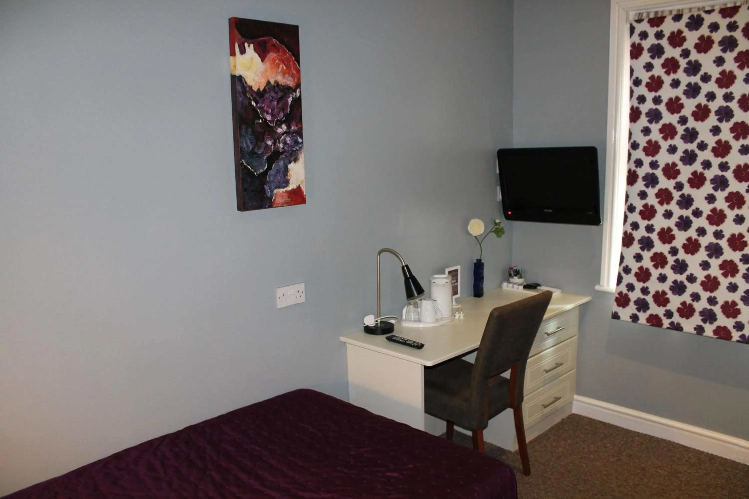 Photo of the whole room in The Abbey House Hotel