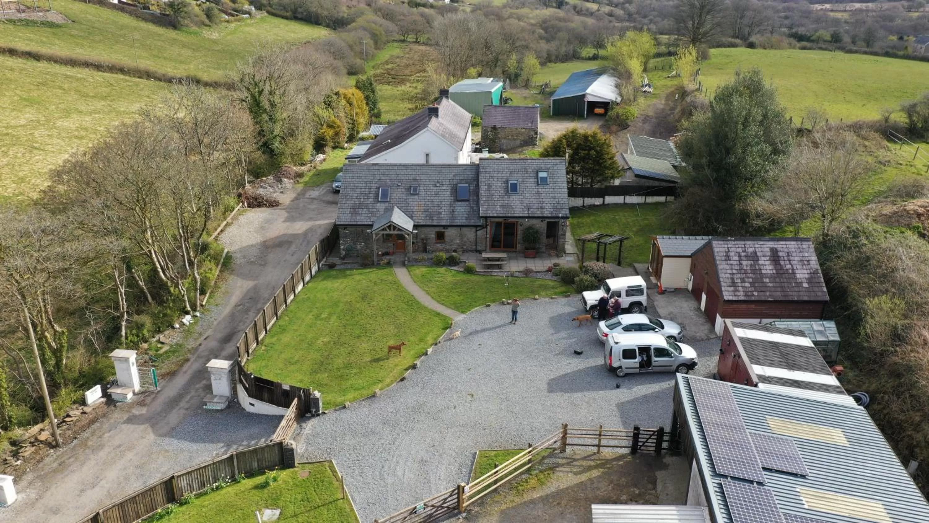 Property building in Beudy Bach