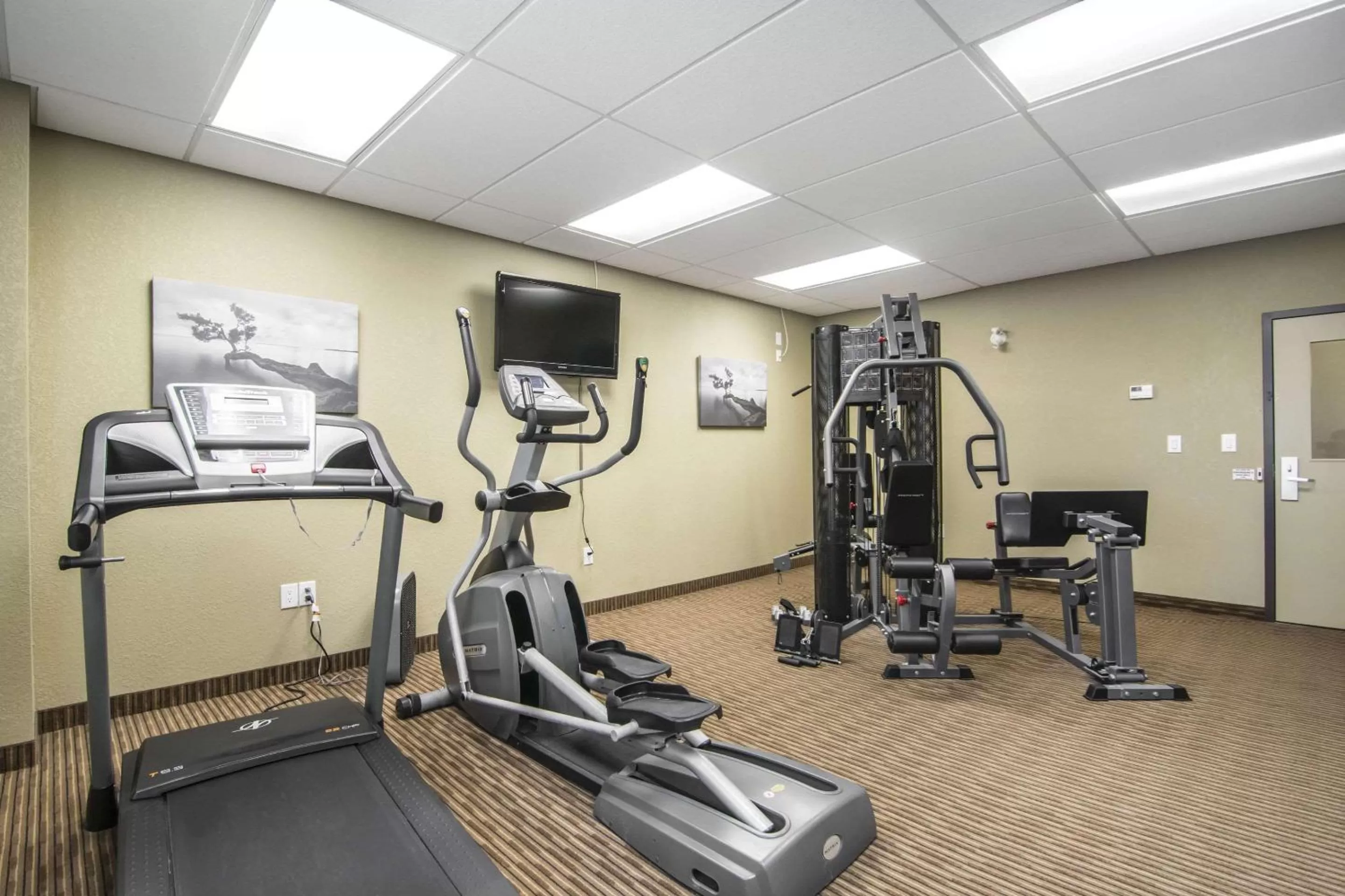 Fitness centre/facilities in Quality Inn & Suites Thompson