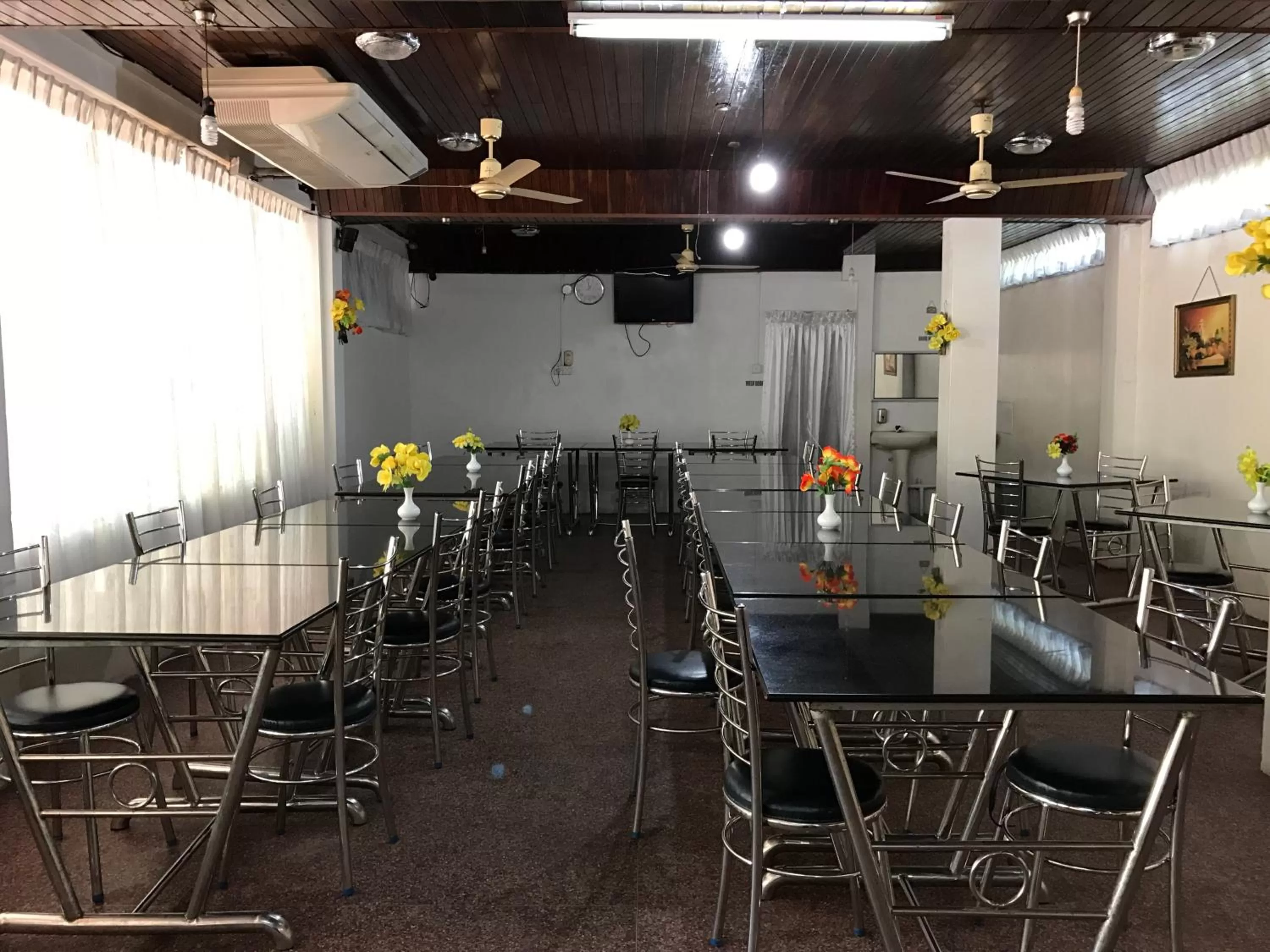 Property building in Gnaanams Hotel and Restaurant