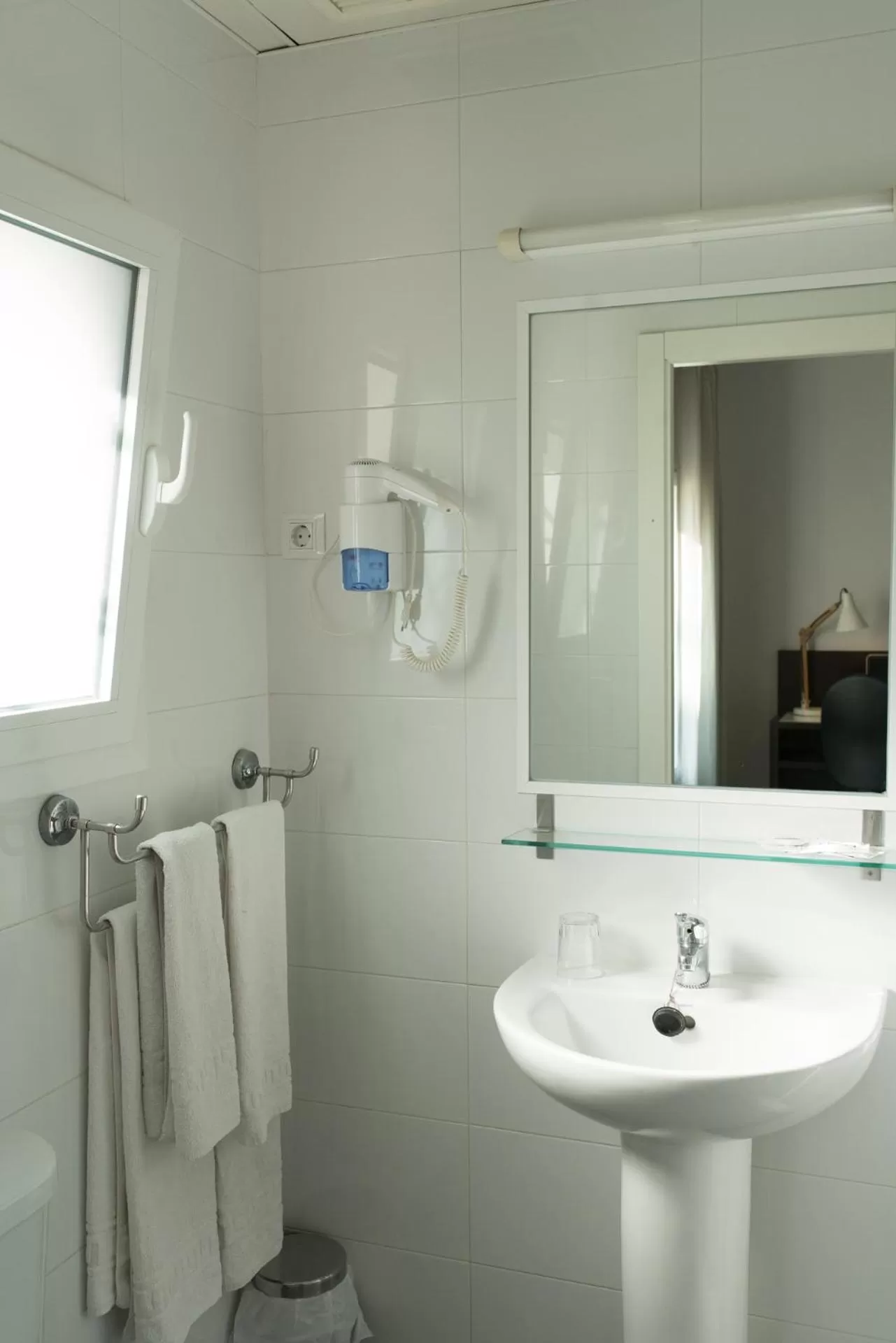 Bathroom in Hotel Madrid de Sevilla by SHS