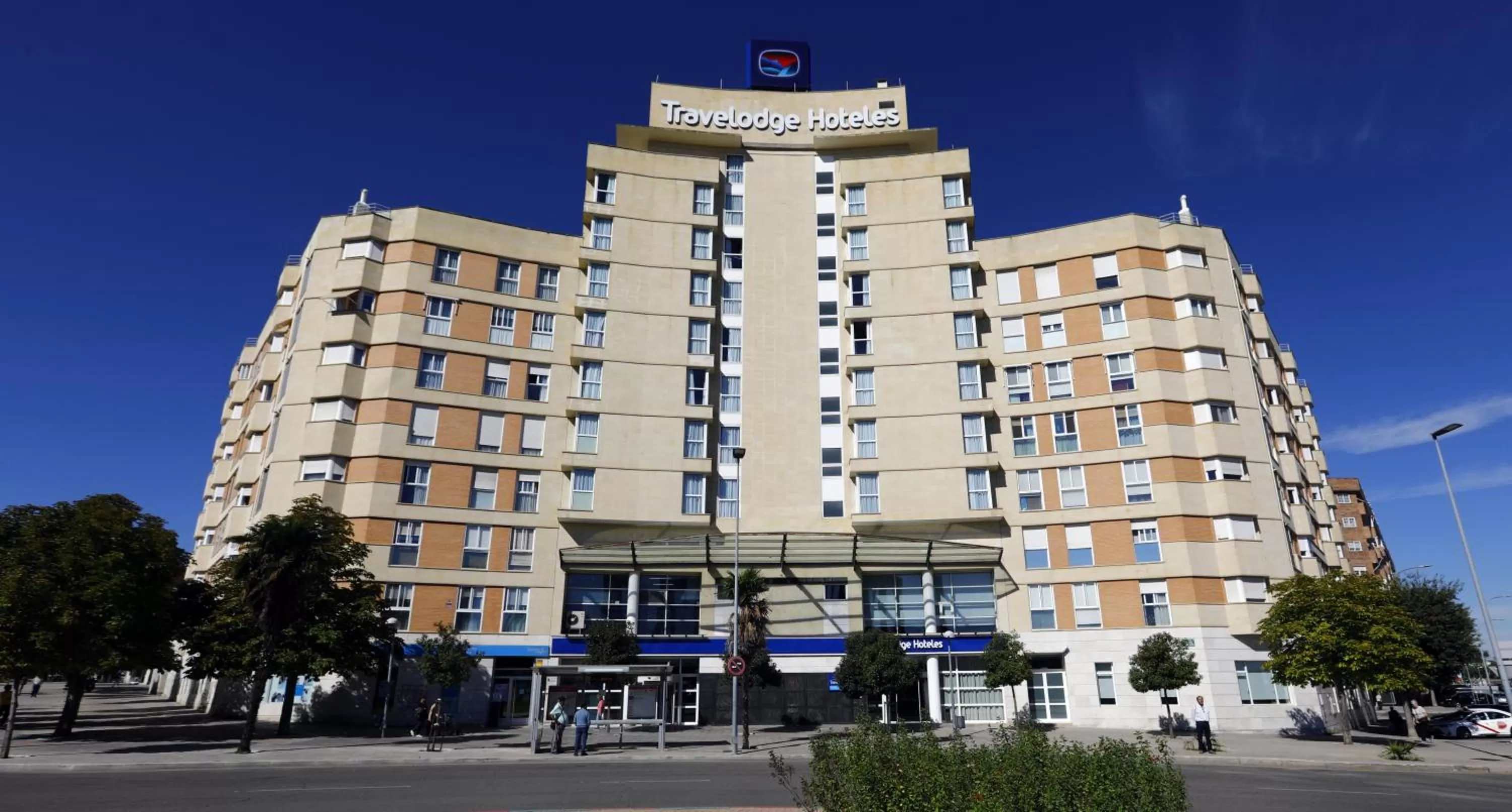 Property building in Travelodge Madrid Coslada Aeropuerto