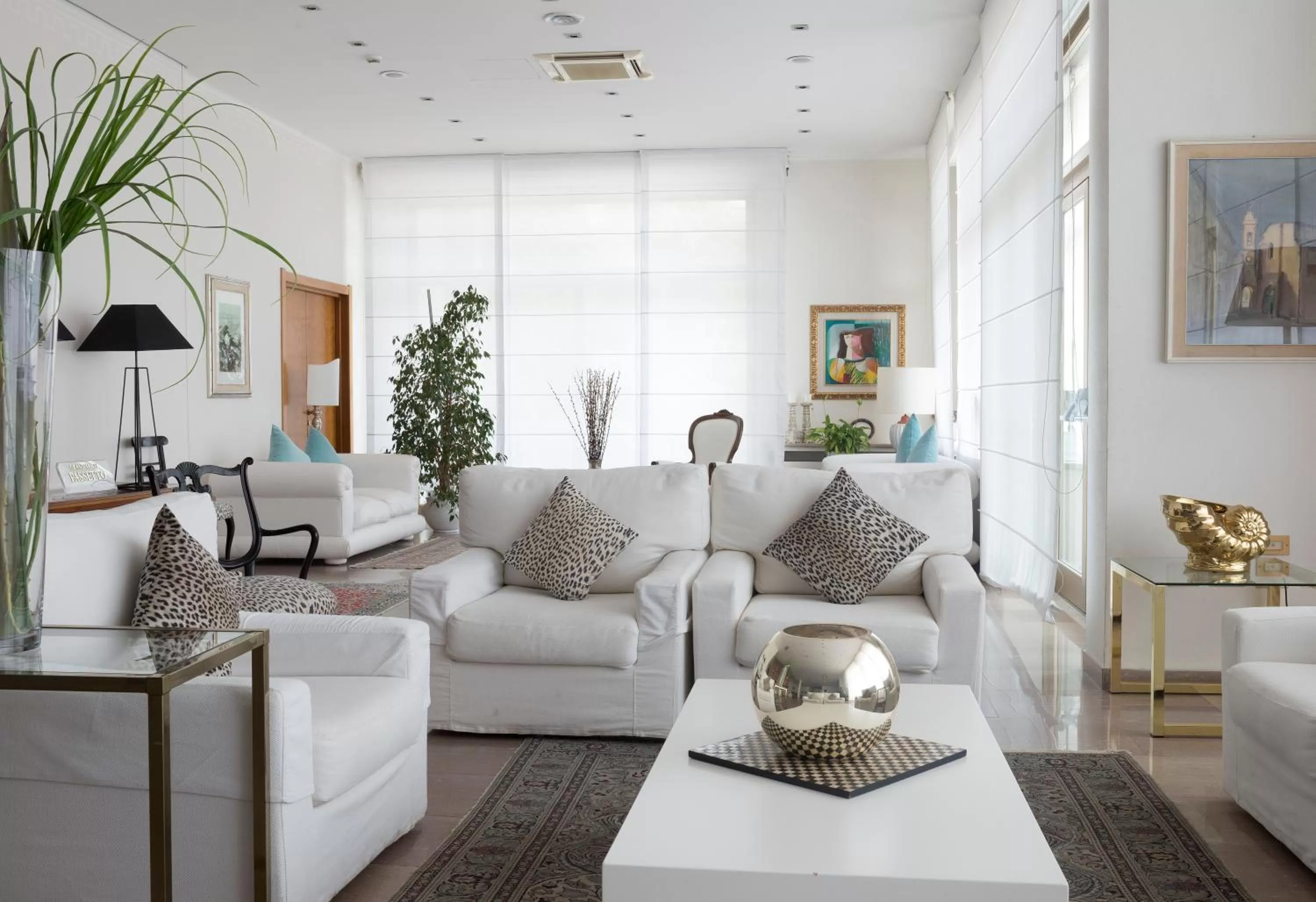 Communal lounge/ TV room in Grand Hotel Passetto