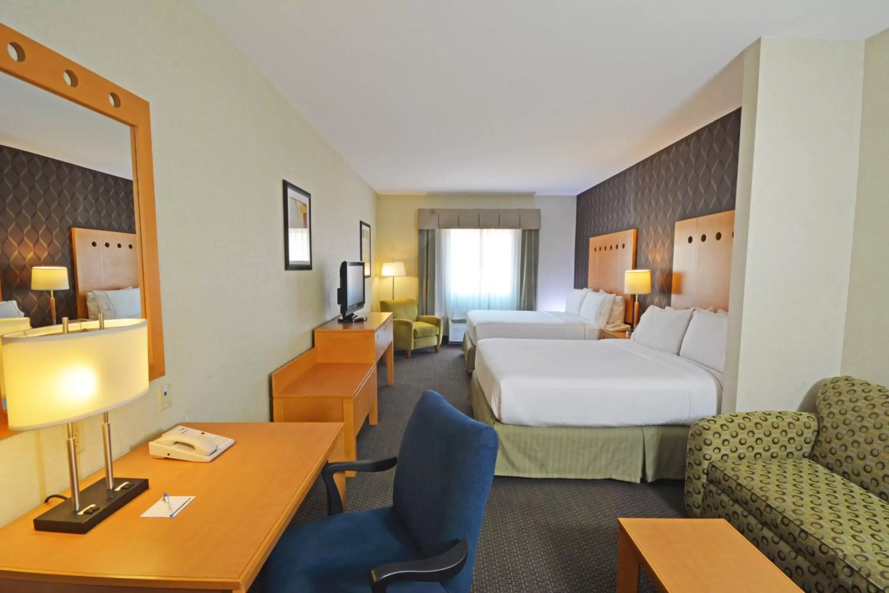 Queen Suite with Two Queen Beds in Holiday Inn Express & Suites Monterrey Aeropuerto by IHG Queen Suite with Two Queen Beds in Holiday Inn Express & Suites Monterrey Aeropuerto by IHG