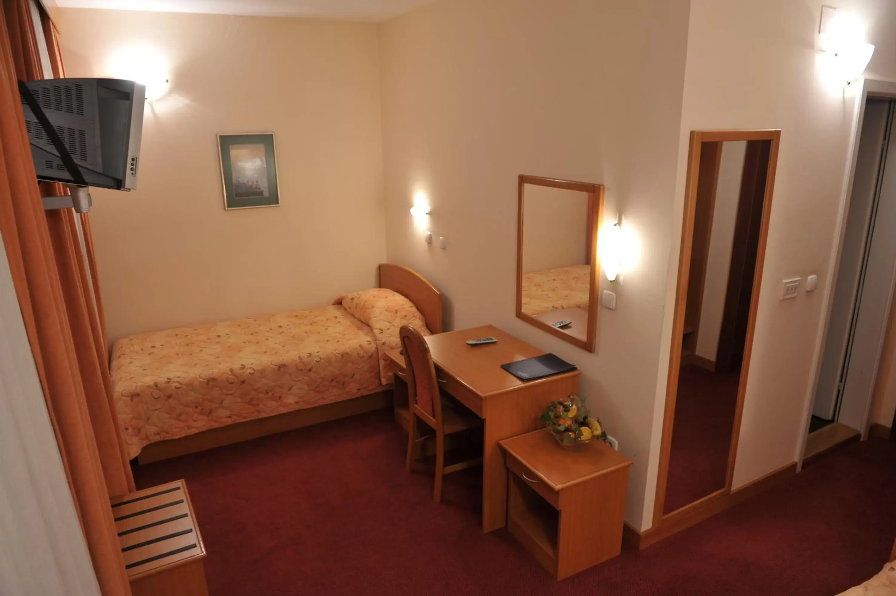 Single Room in Hotel Fontana Single Room in Hotel Fontana