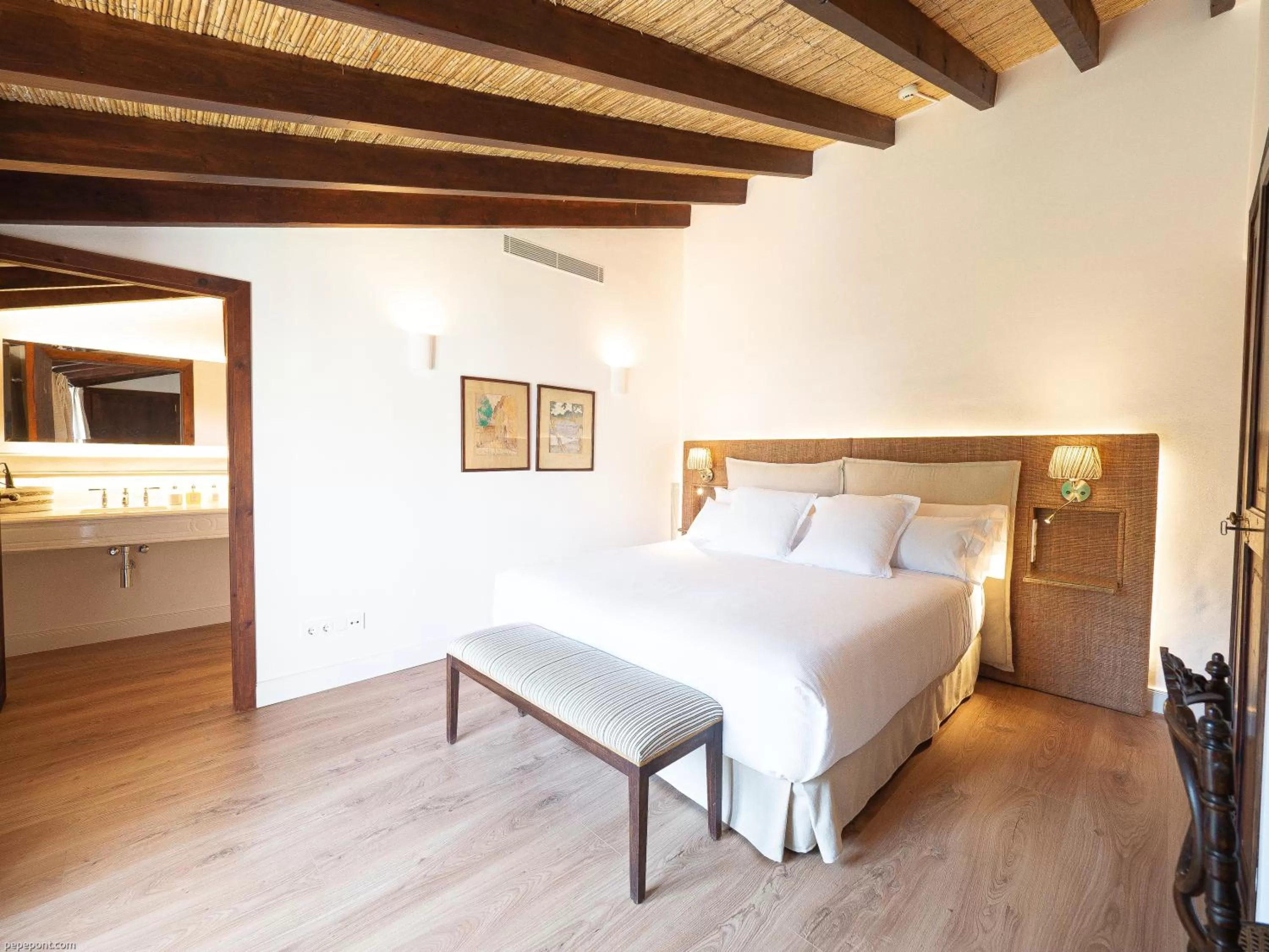 Bed in Ca'n Puig de Sòller