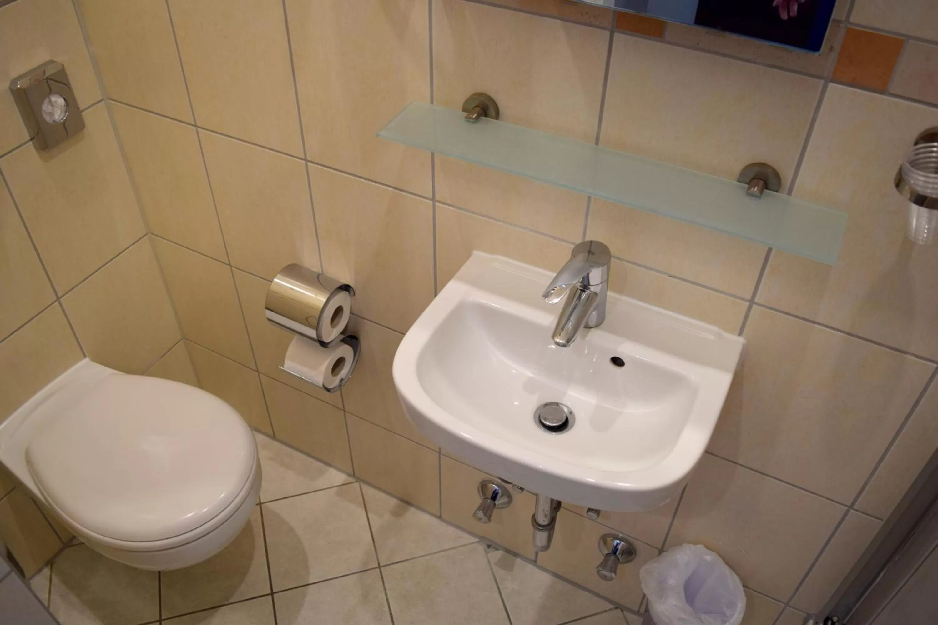 Shower in Trip Inn Budget Hotel Messe