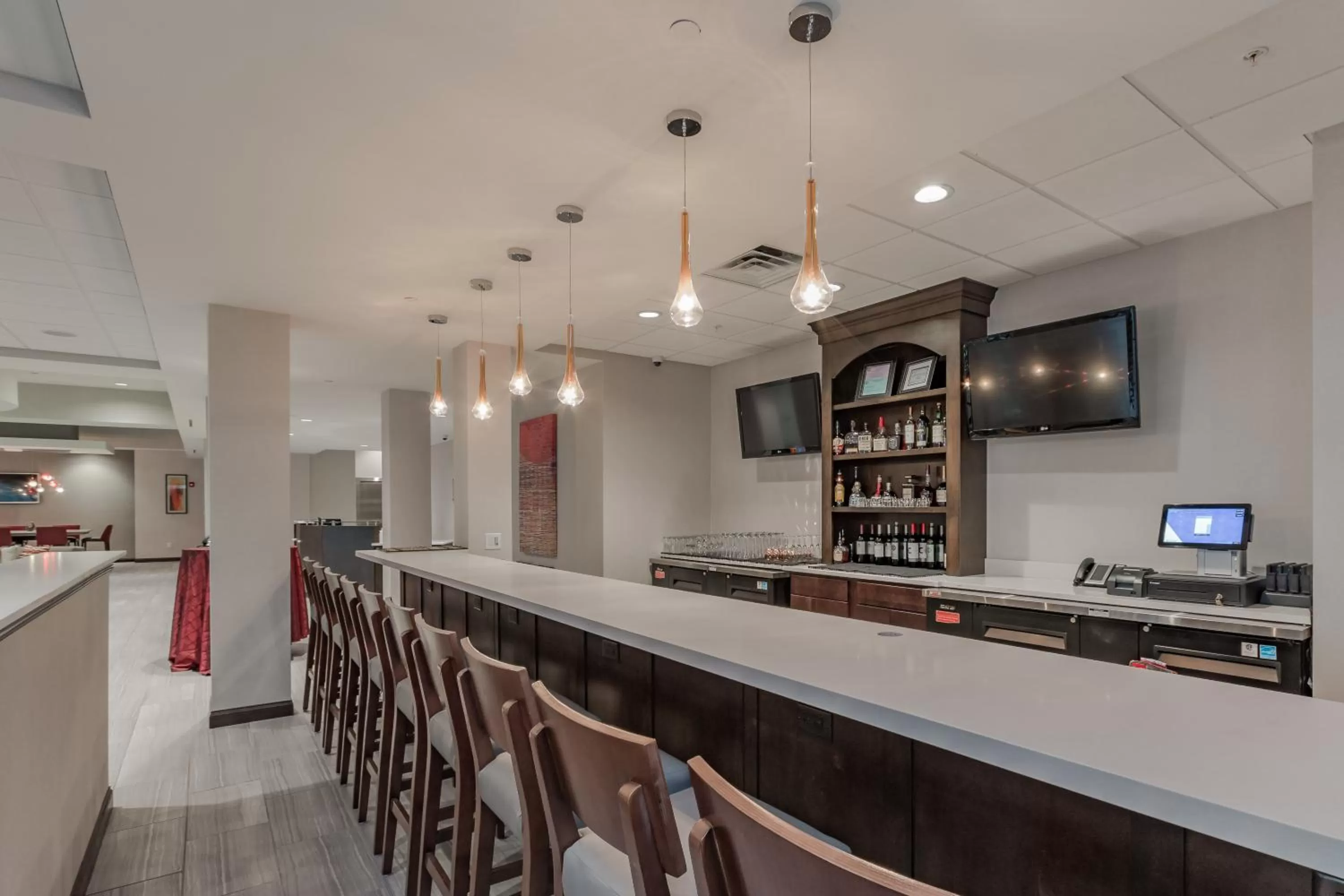 Lounge or bar in Holiday Inn Mishawaka by IHG