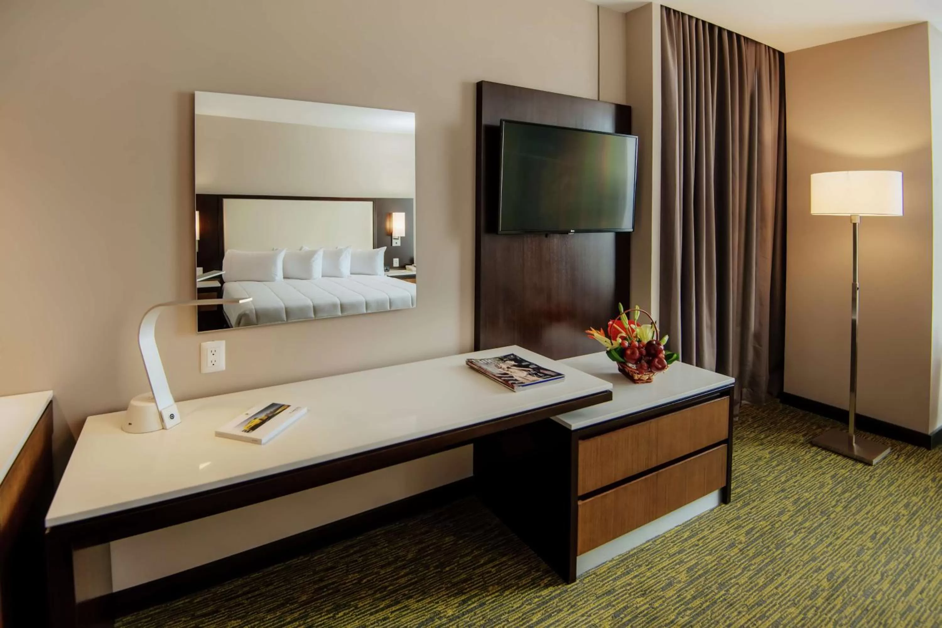 Bedroom, Bed in Hilton Garden Inn Puebla Angelopolis