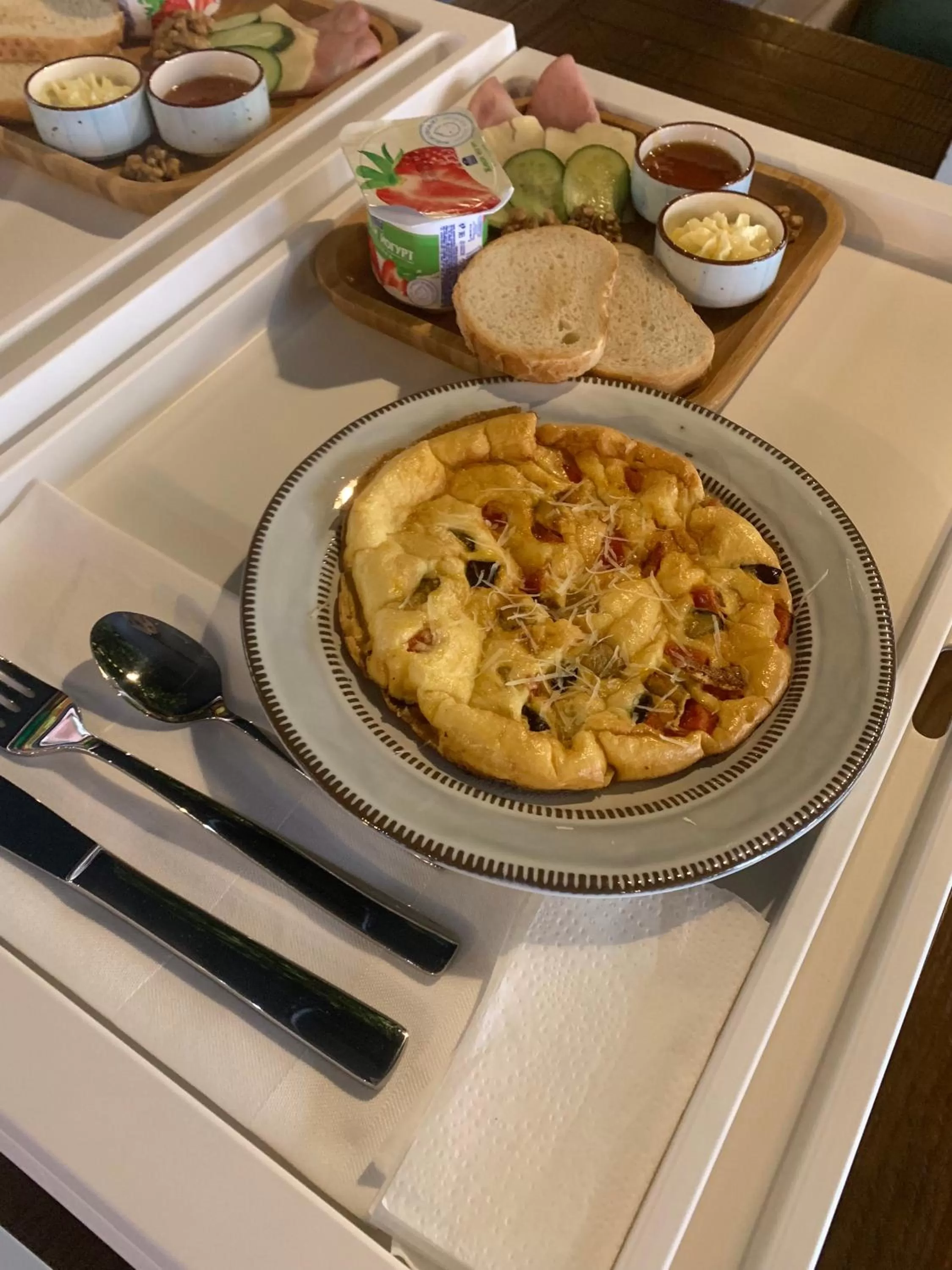 Food and drinks in 7 Boutique Hotel