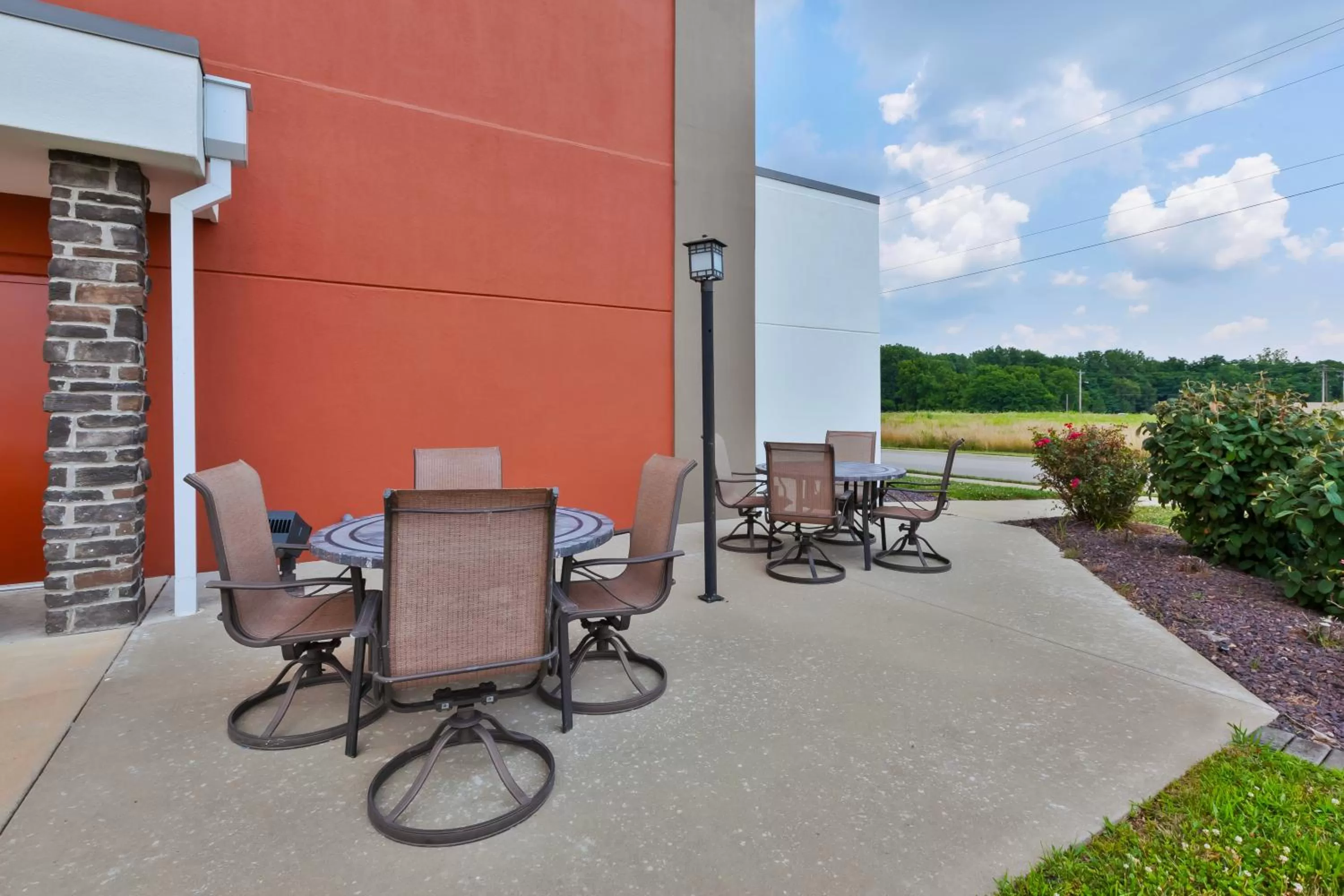 Patio in Holiday Inn Express & Suites - Effingham by IHG