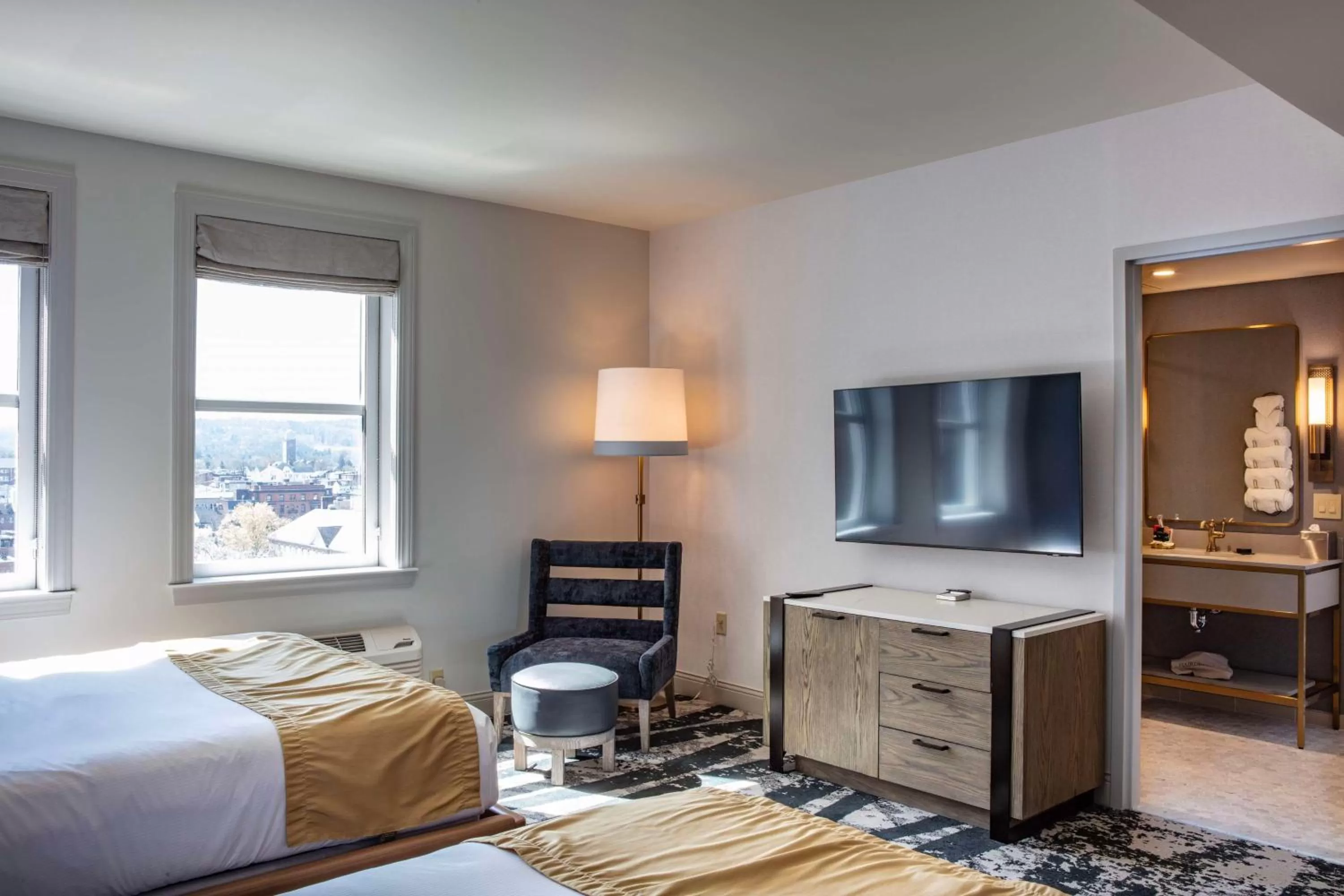 View (from property/room), Bed in The Yorktowne Hotel, Tapestry Collection by Hilton