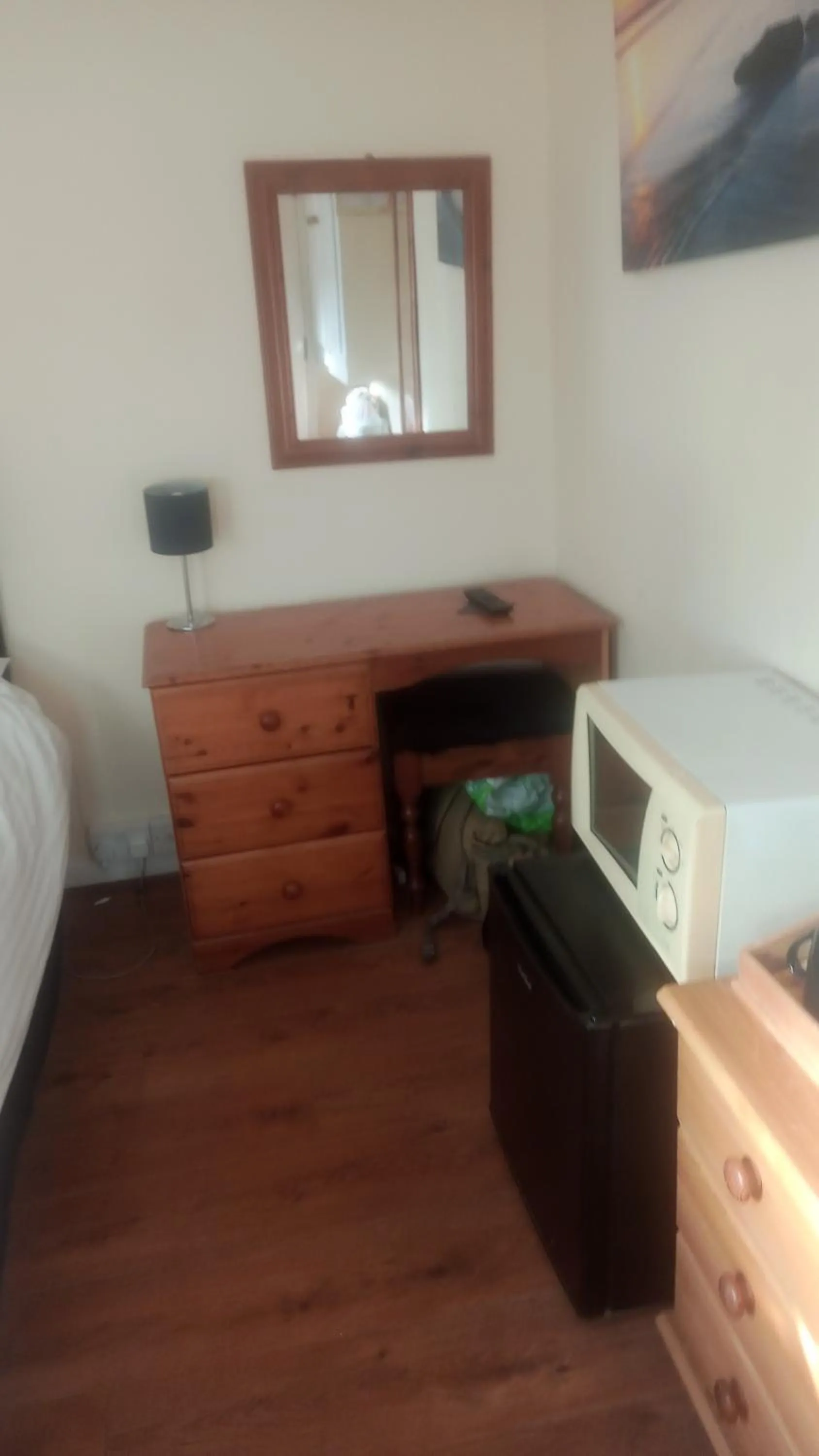 Photo of the whole room, Bed in The Wilton Weymouth