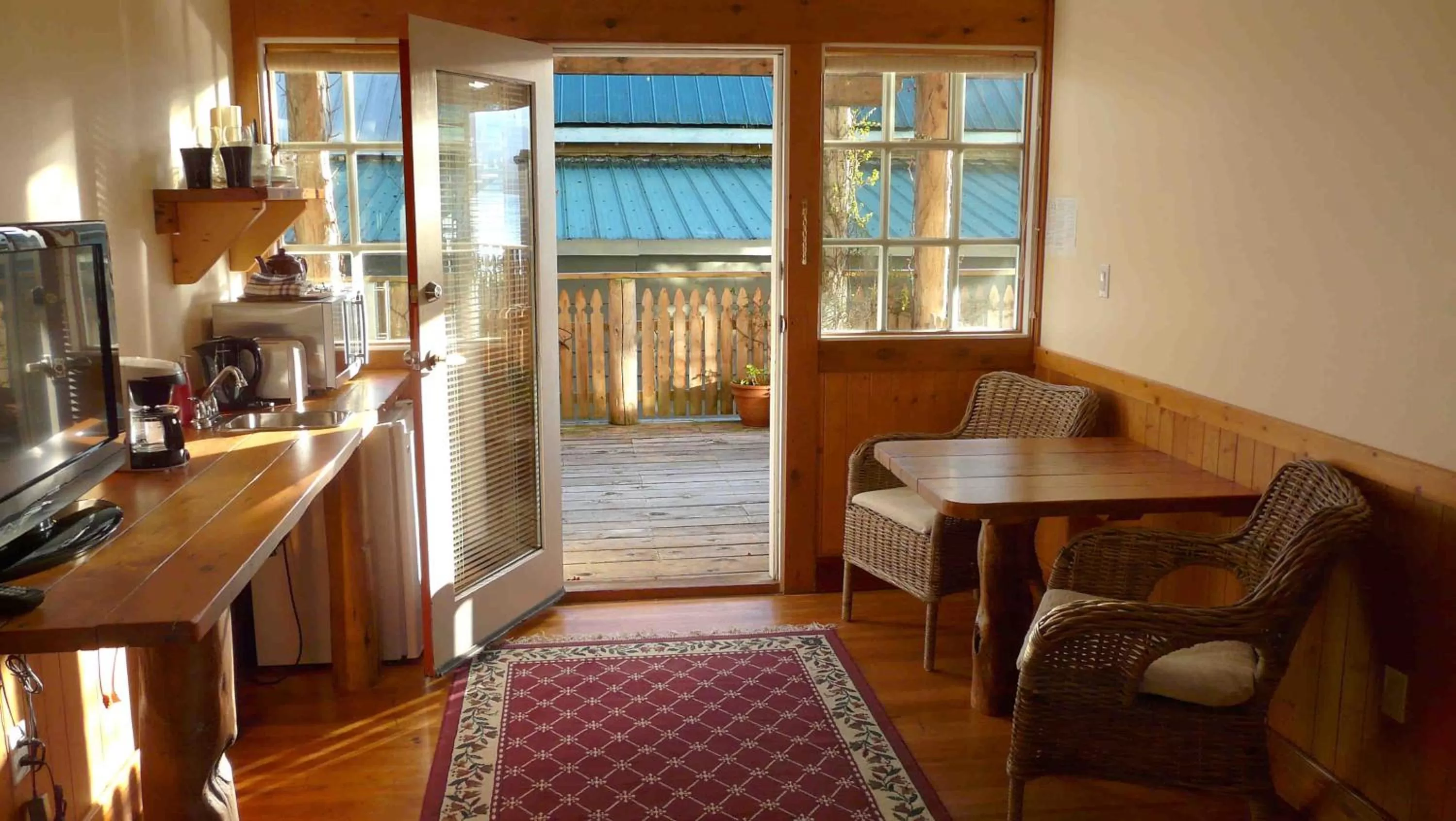 Kitchen or kitchenette, Kitchen/Kitchenette in Seine Boat Inn