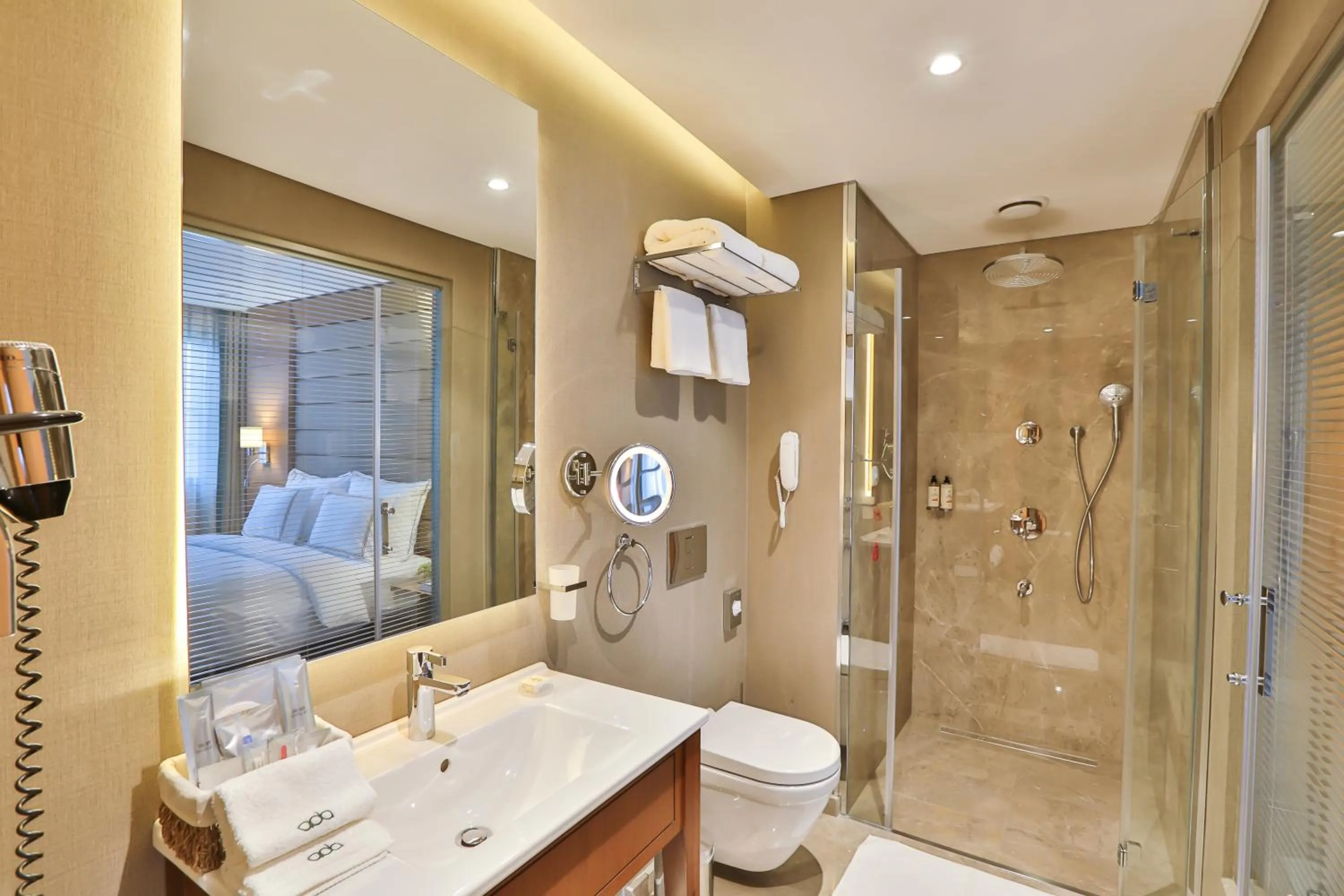 Shower, Bed in Ada Suites Nisantasi