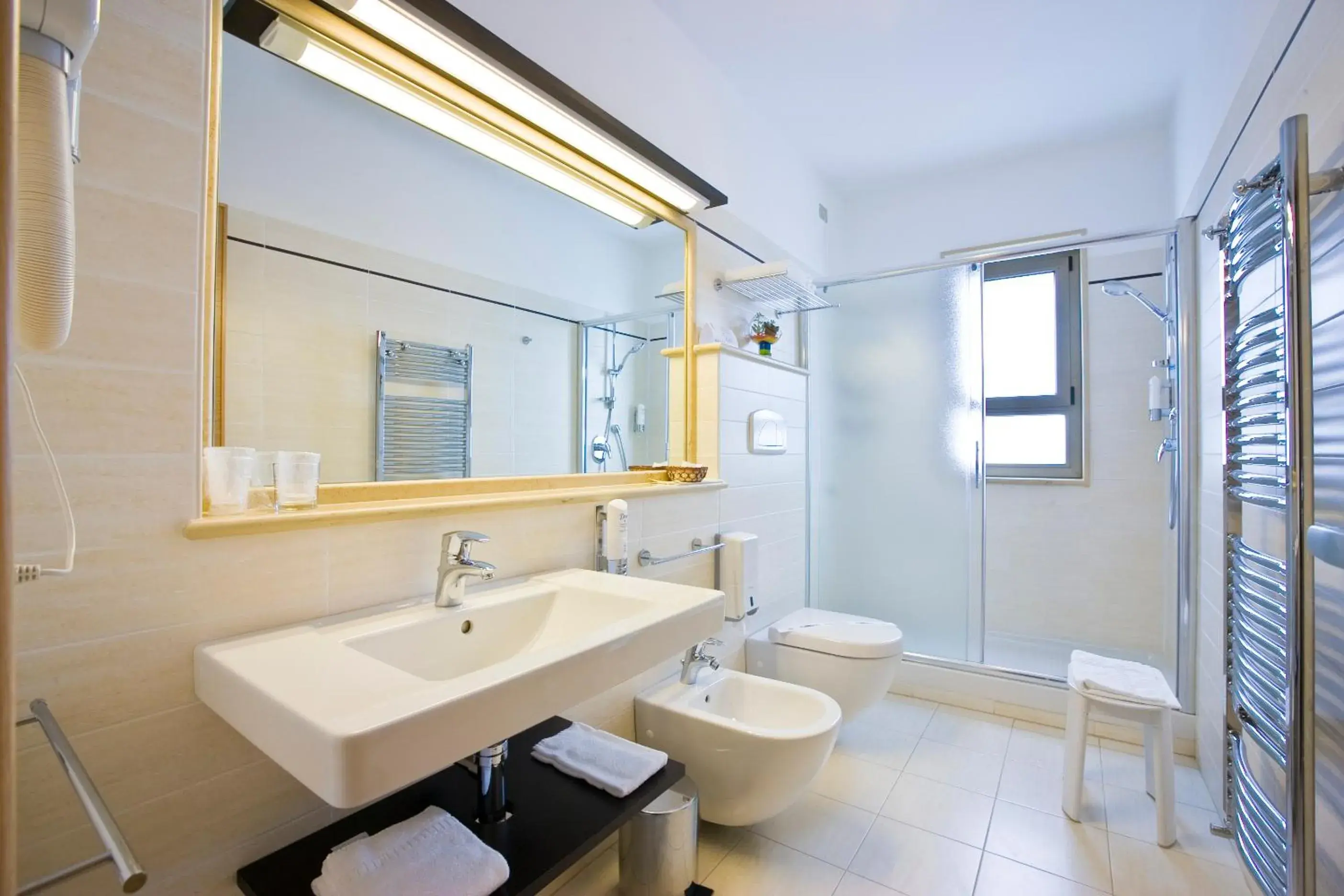 Triple Room with Sea View in Hotel La Tonnara Triple Room with Sea View in Hotel La Tonnara